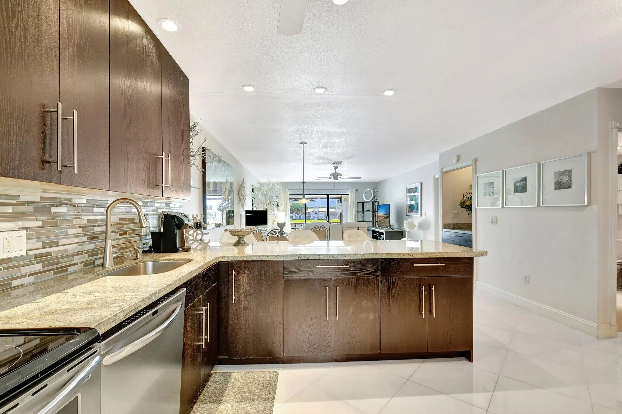 Property Slideshow image 16 of 54 | 21219 lago cir f, Boca Raton, FL, 33433