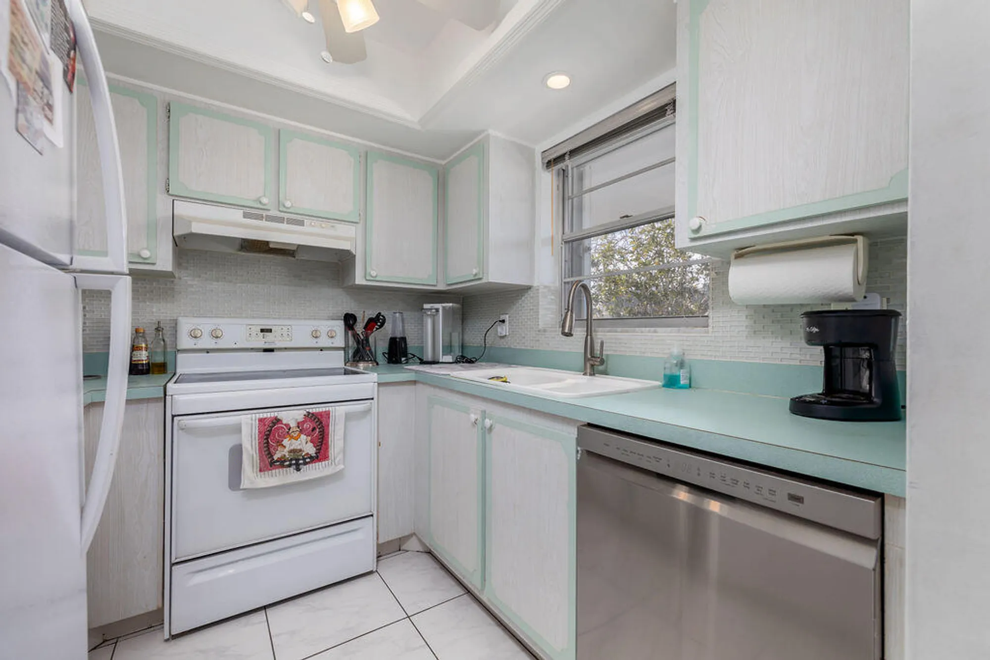 Property Slideshow image 9 of 33 | 2929 se ocean blvd 130-8, Stuart, FL, 34996