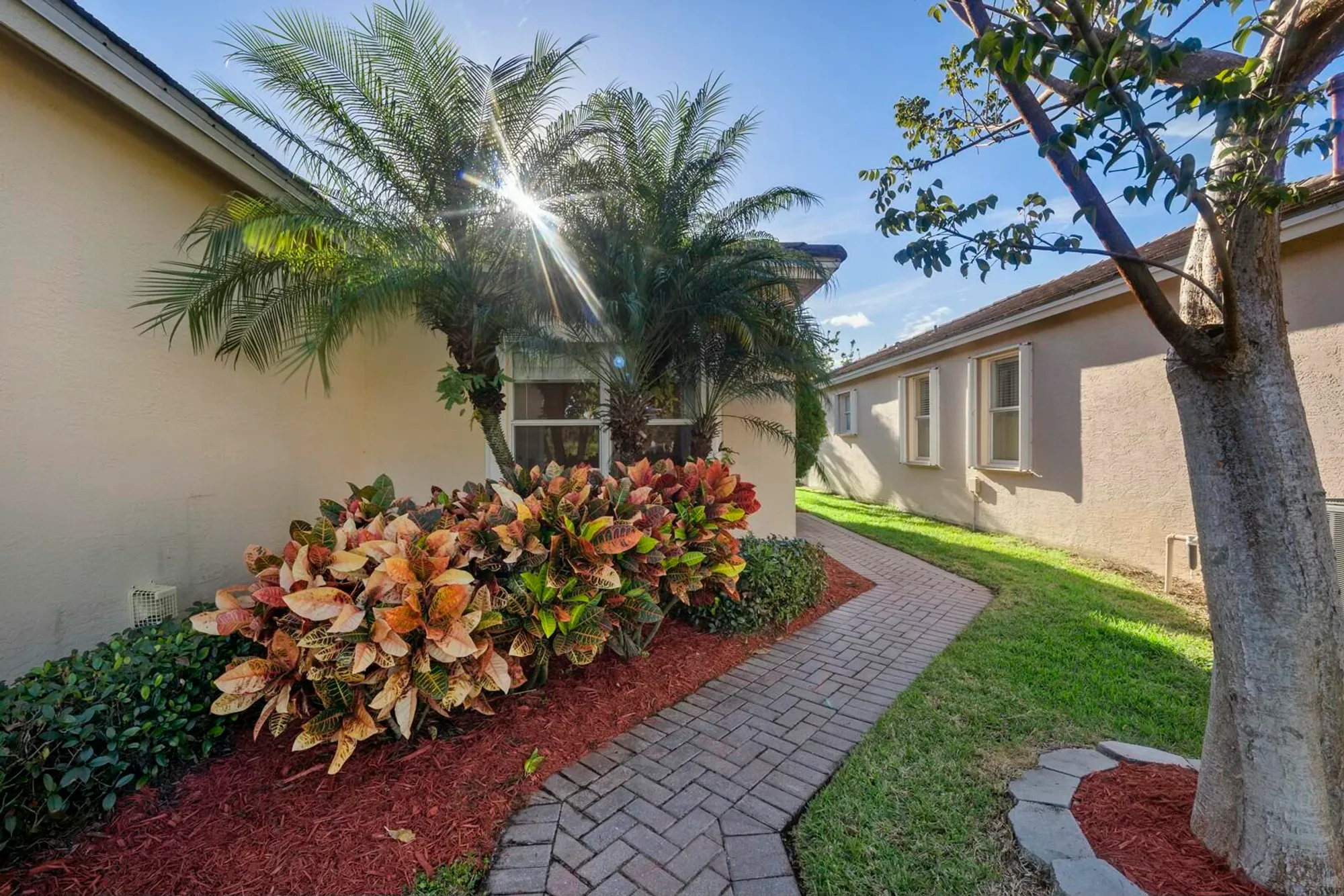 Property Slideshow image 4 of 35 | 248 sw manatee springs way, Port Saint Lucie, FL, 34986