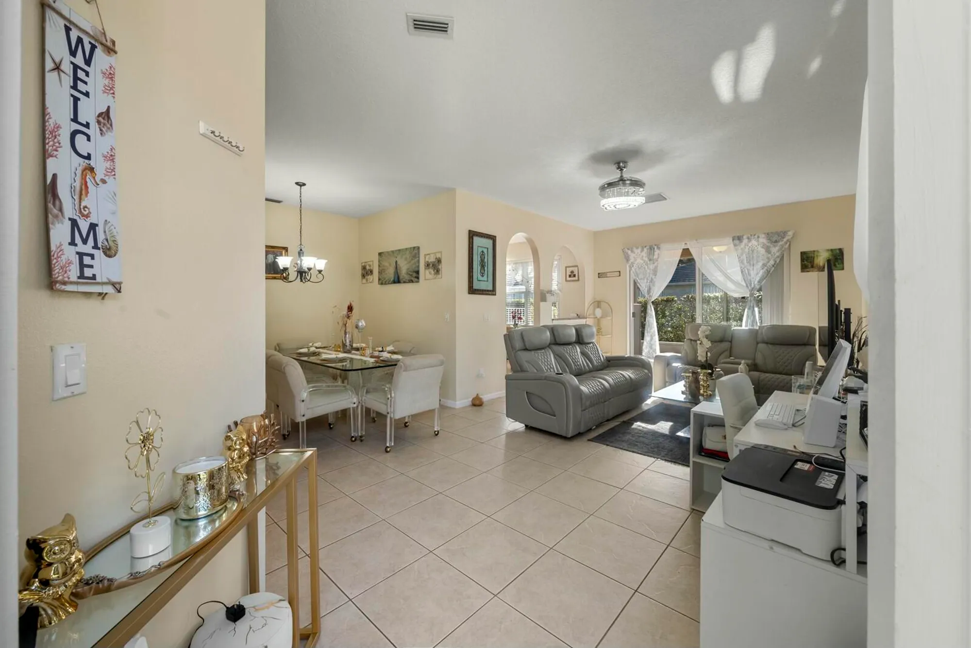 Property Slideshow image 6 of 35 | 248 sw manatee springs way, Port Saint Lucie, FL, 34986
