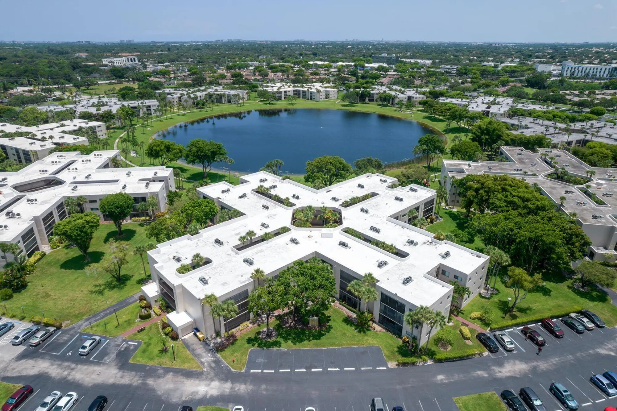 Property Slideshow image 28 of 67 | 5190 las verdes cir 224, Delray Beach, FL, 33484