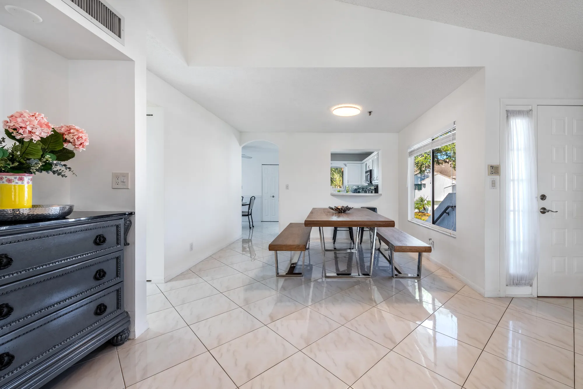 Property Slideshow image 4 of 49 | 7485 glendevon ln apt 1105, Delray Beach, FL, 33446