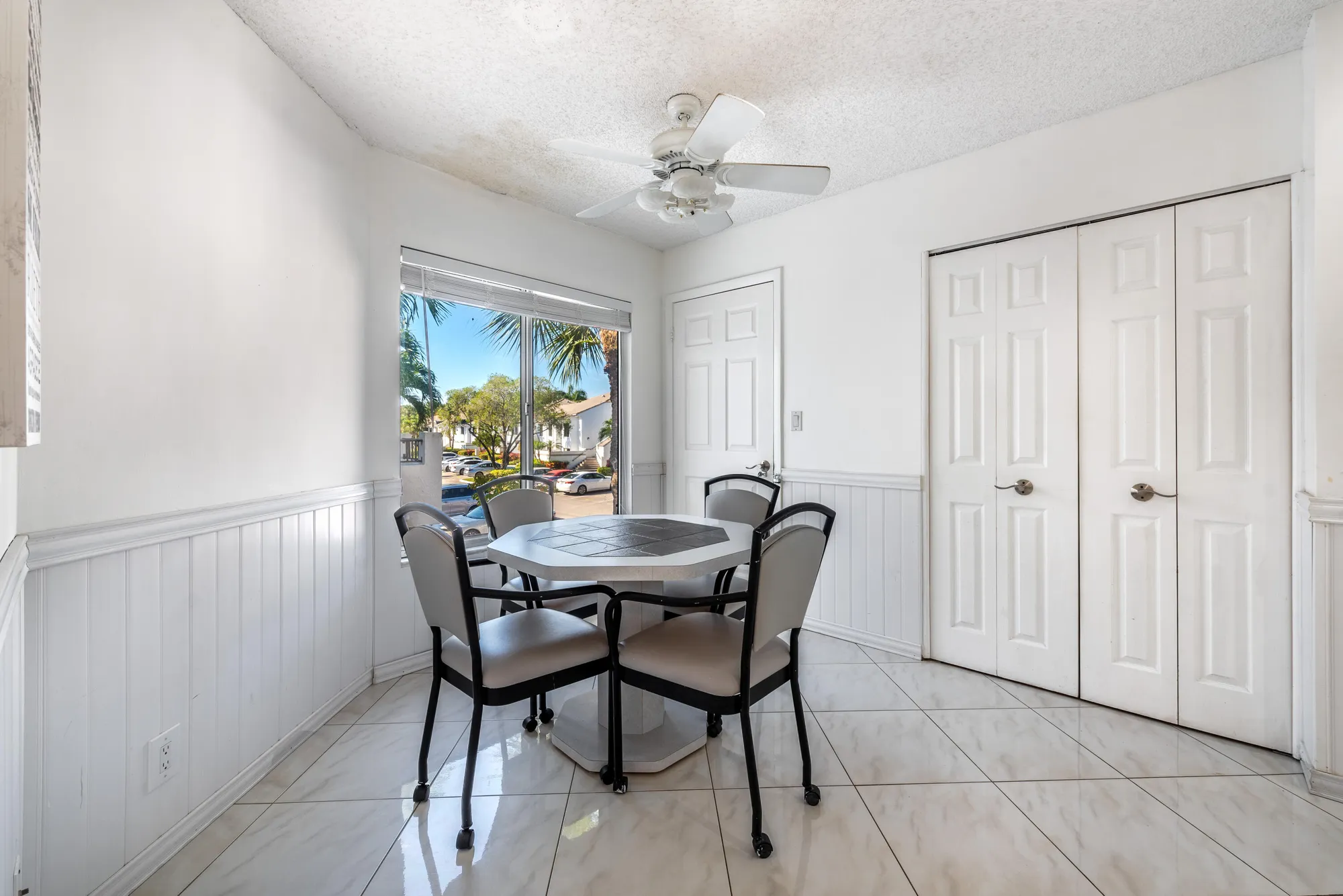Property Slideshow image 5 of 49 | 7485 glendevon ln apt 1105, Delray Beach, FL, 33446