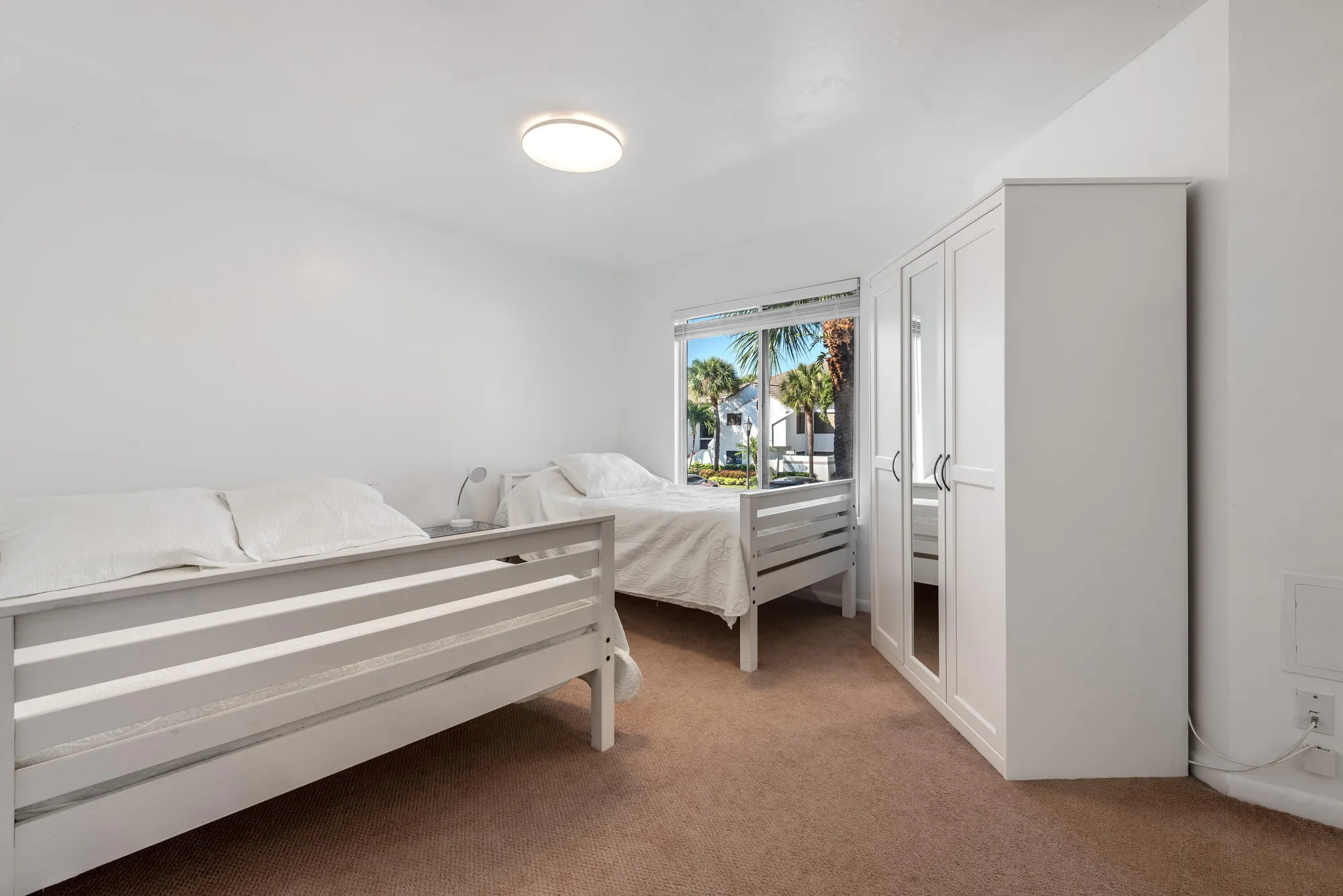 Property Slideshow image 11 of 49 | 7485 glendevon ln apt 1105, Delray Beach, FL, 33446