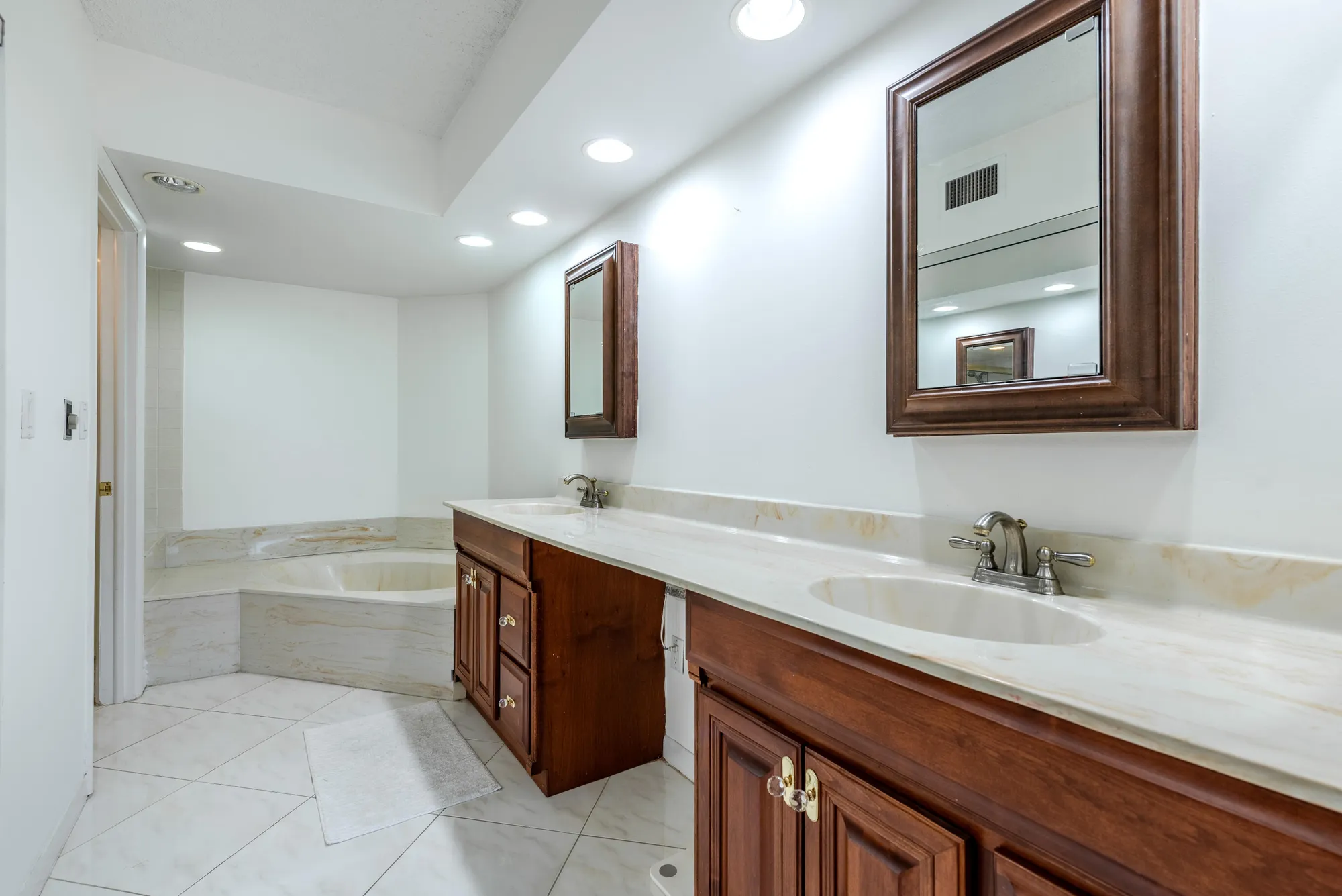 Property Slideshow image 16 of 49 | 7485 glendevon ln apt 1105, Delray Beach, FL, 33446