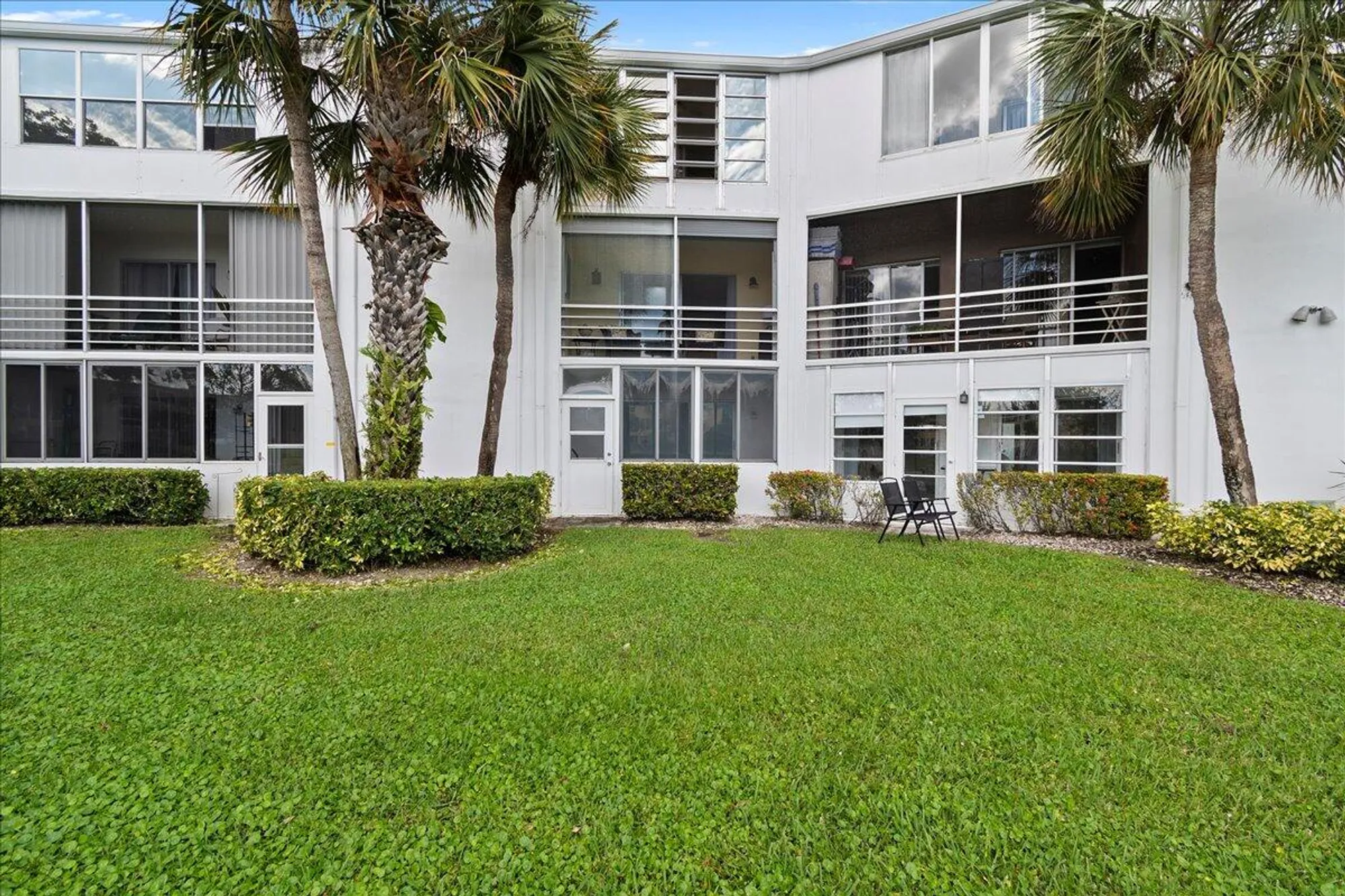 Property Slideshow image 19 of 30 | 104 wellington b, West Palm Beach, FL, 33417