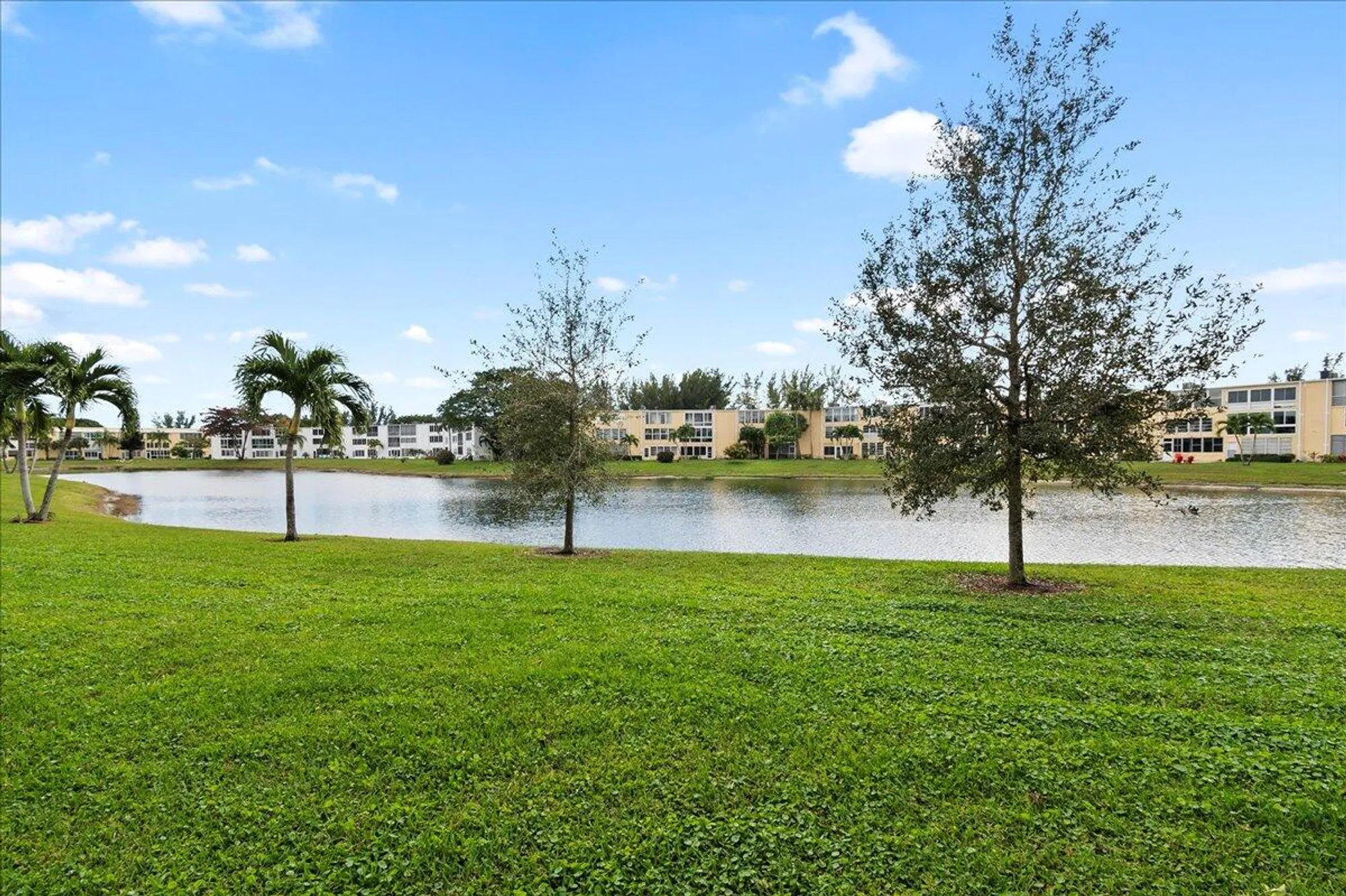 Property Slideshow image 3 of 30 | 104 wellington b, West Palm Beach, FL, 33417
