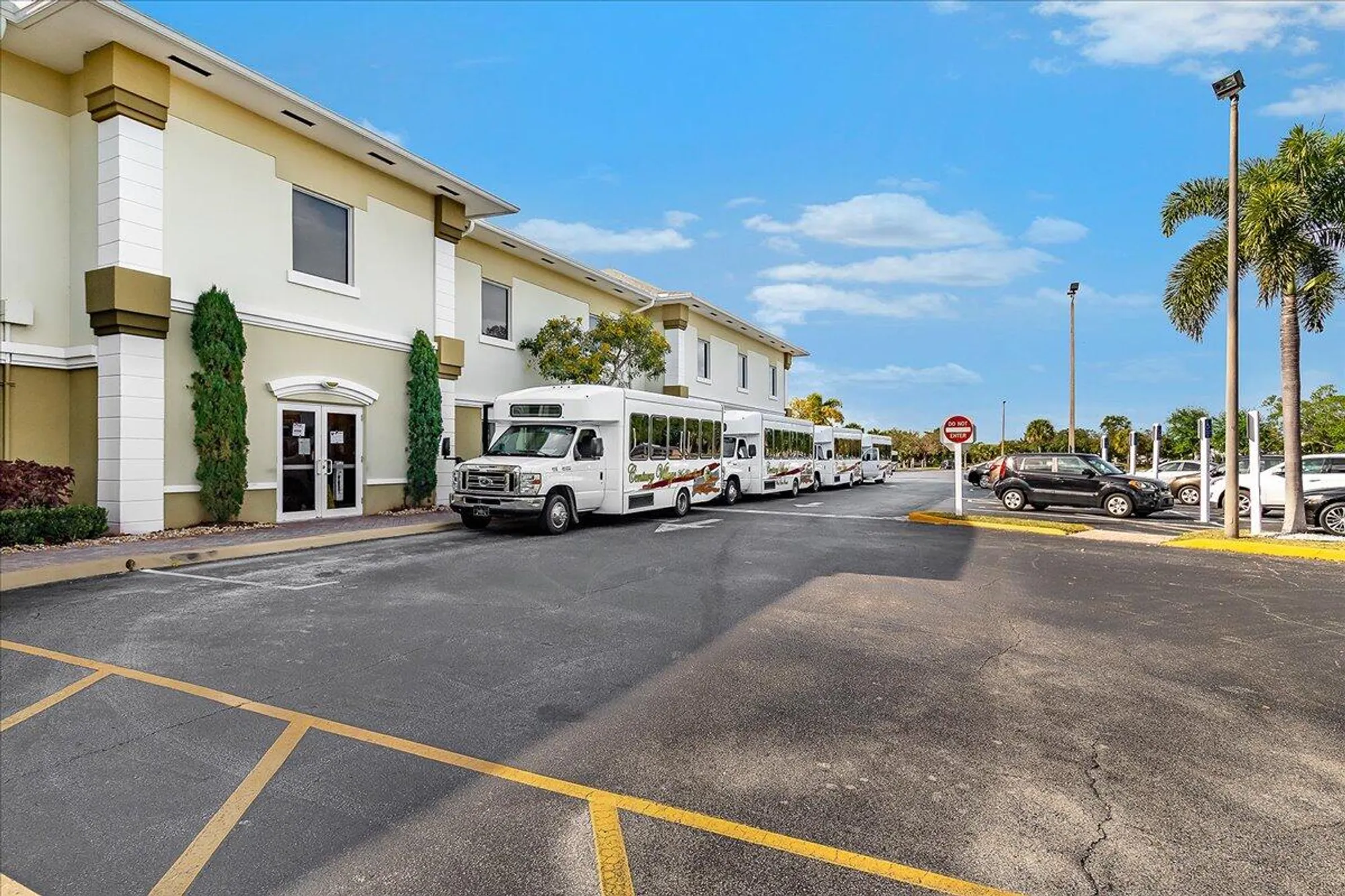 Property Slideshow image 21 of 30 | 104 wellington b, West Palm Beach, FL, 33417