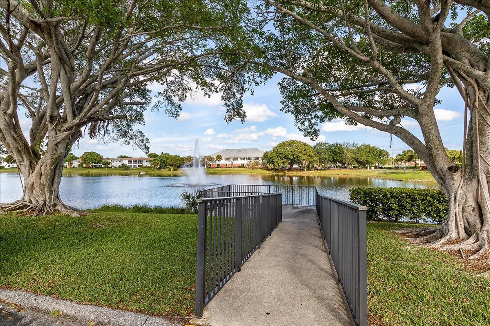 Property Slideshow image 24 of 30 | 104 wellington b, West Palm Beach, FL, 33417