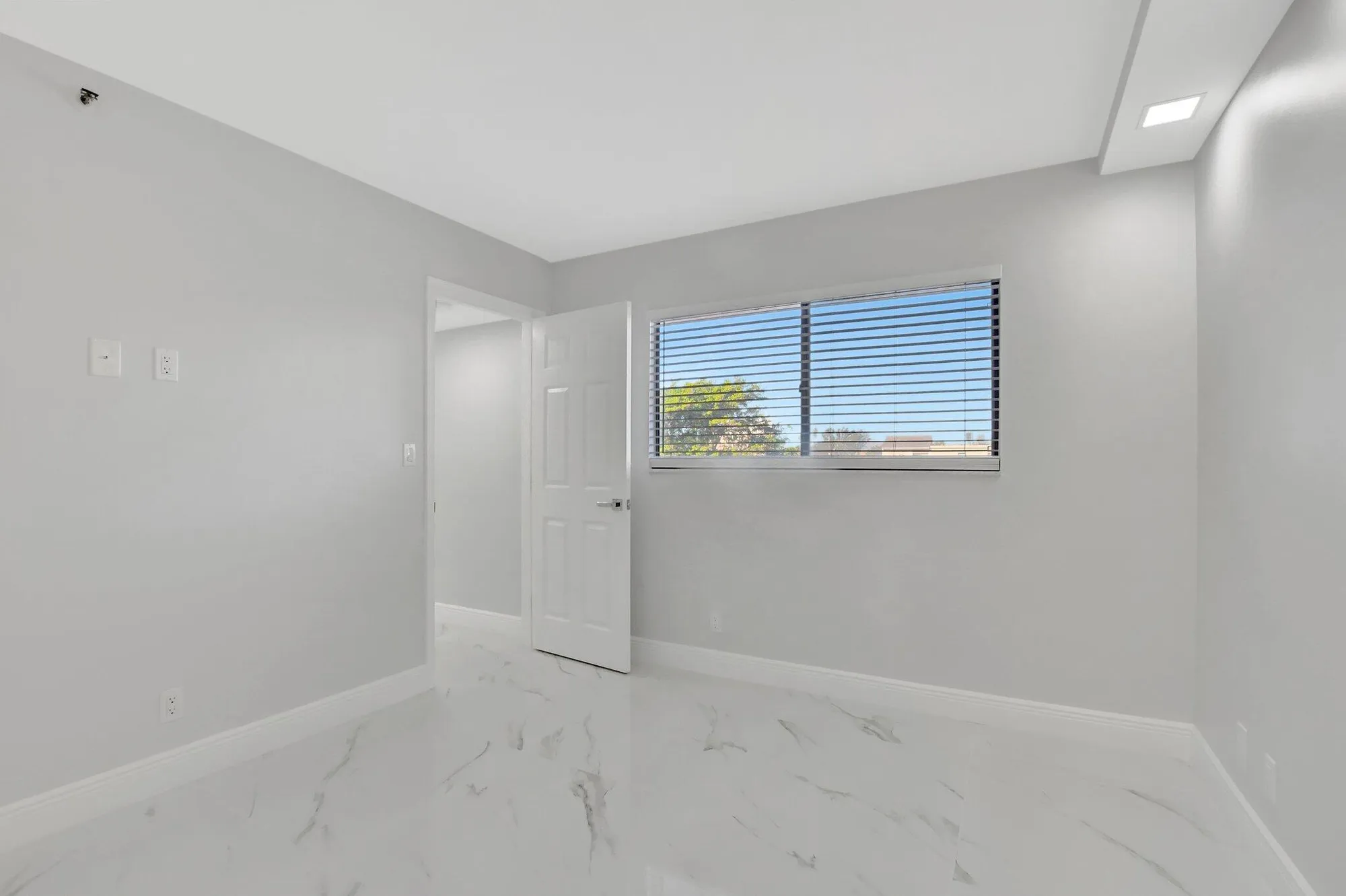 Property Slideshow image 9 of 26 | 7076 huntington ln 407, Delray Beach, FL, 33446