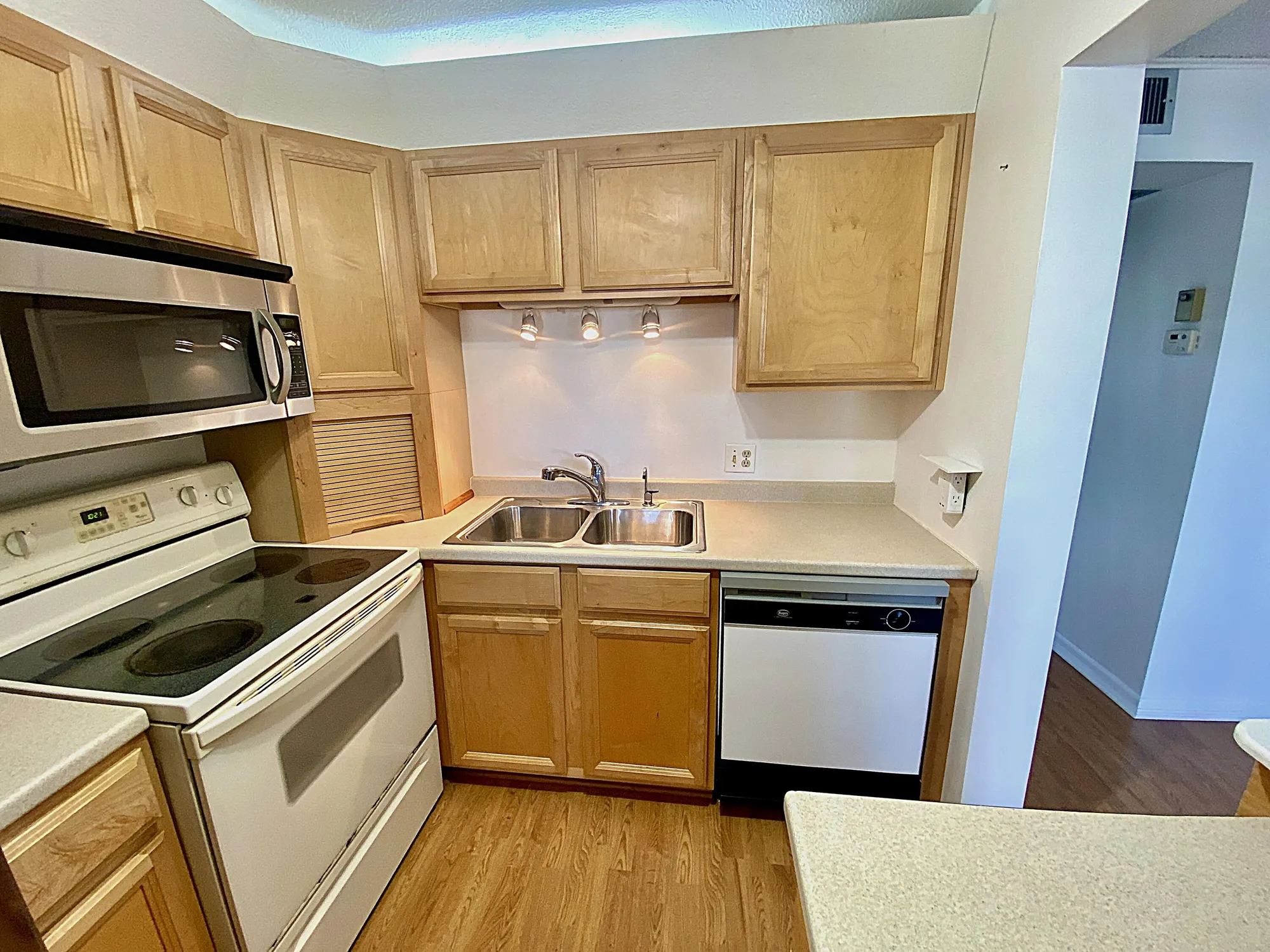 Property Slideshow image 3 of 57 | 374 markham q, Deerfield Beach, FL, 33442