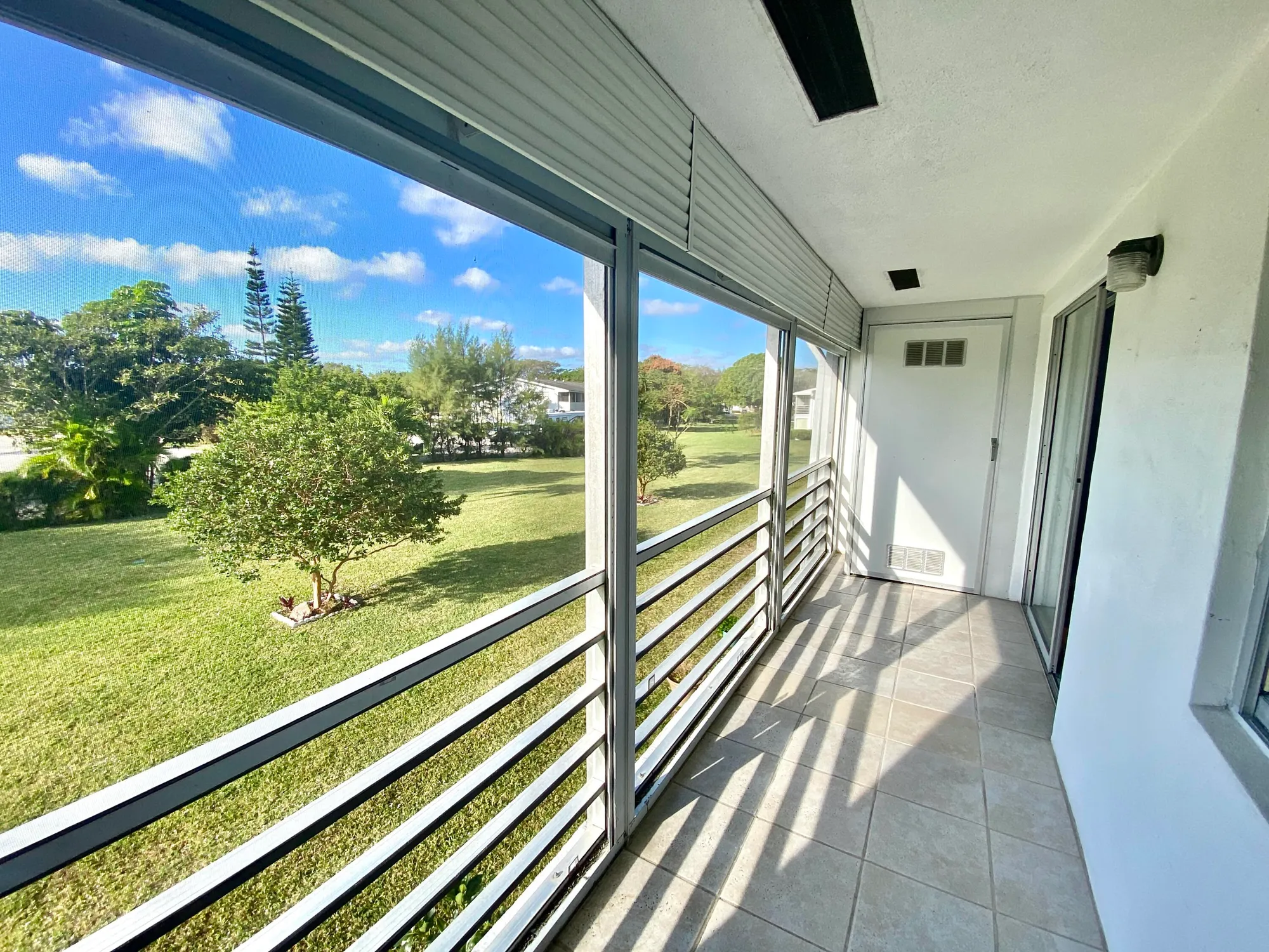 Property Slideshow image 23 of 57 | 374 markham q, Deerfield Beach, FL, 33442