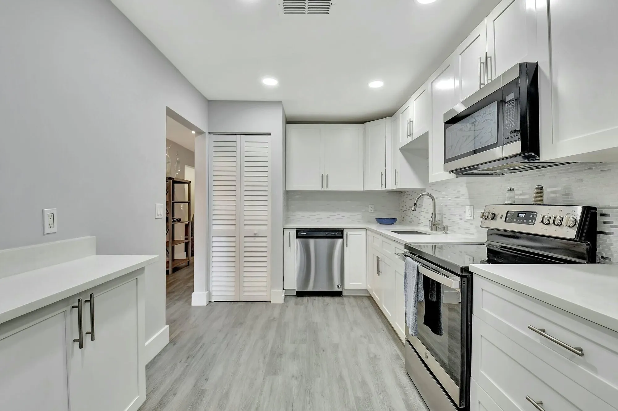 Property Slideshow image 9 of 54 | 31 southport ln c, Boynton Beach, FL, 33436