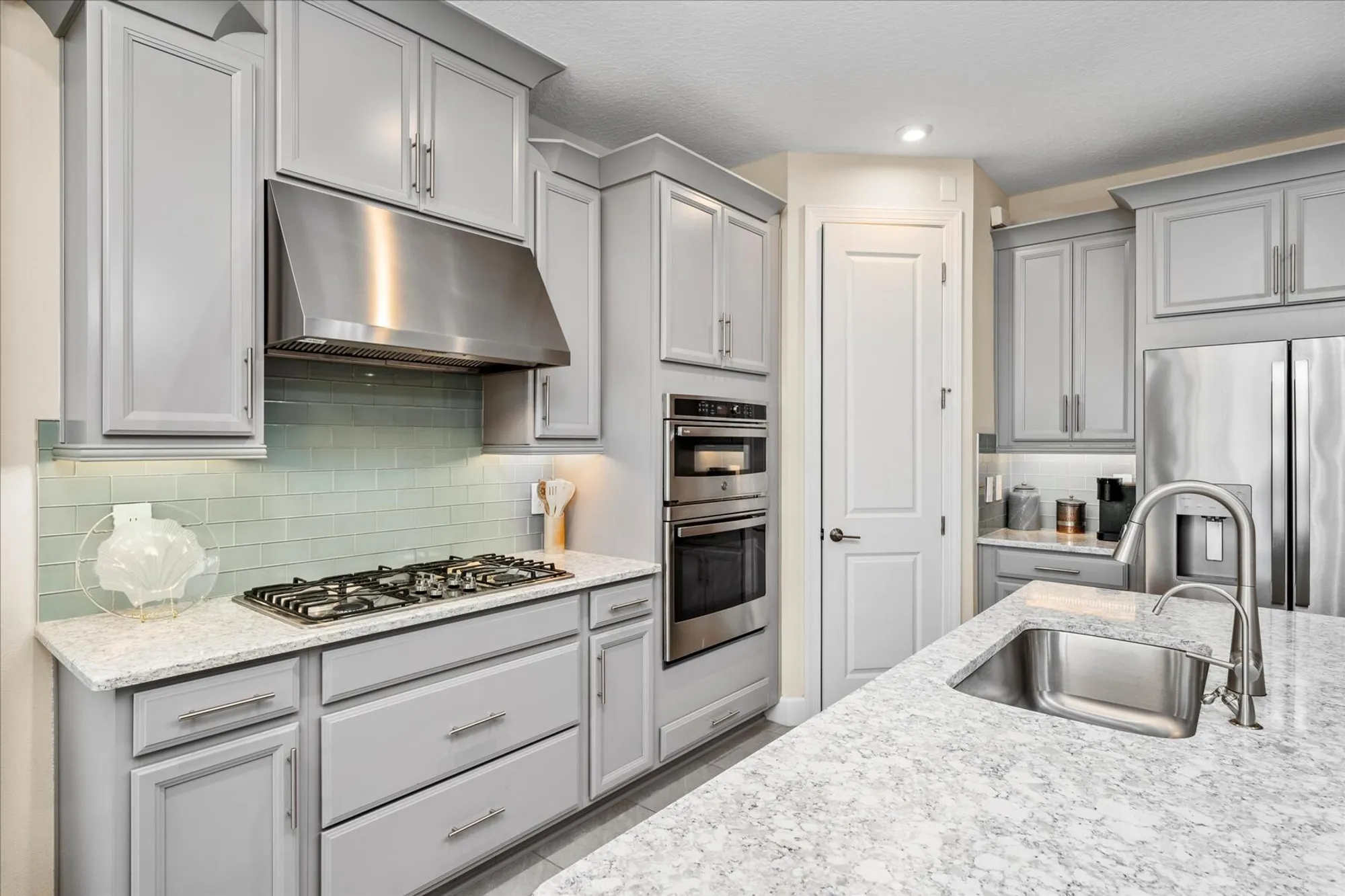 Property Slideshow image 5 of 34 | 9597 sw royal poinciana dr, Port Saint Lucie, FL, 34987