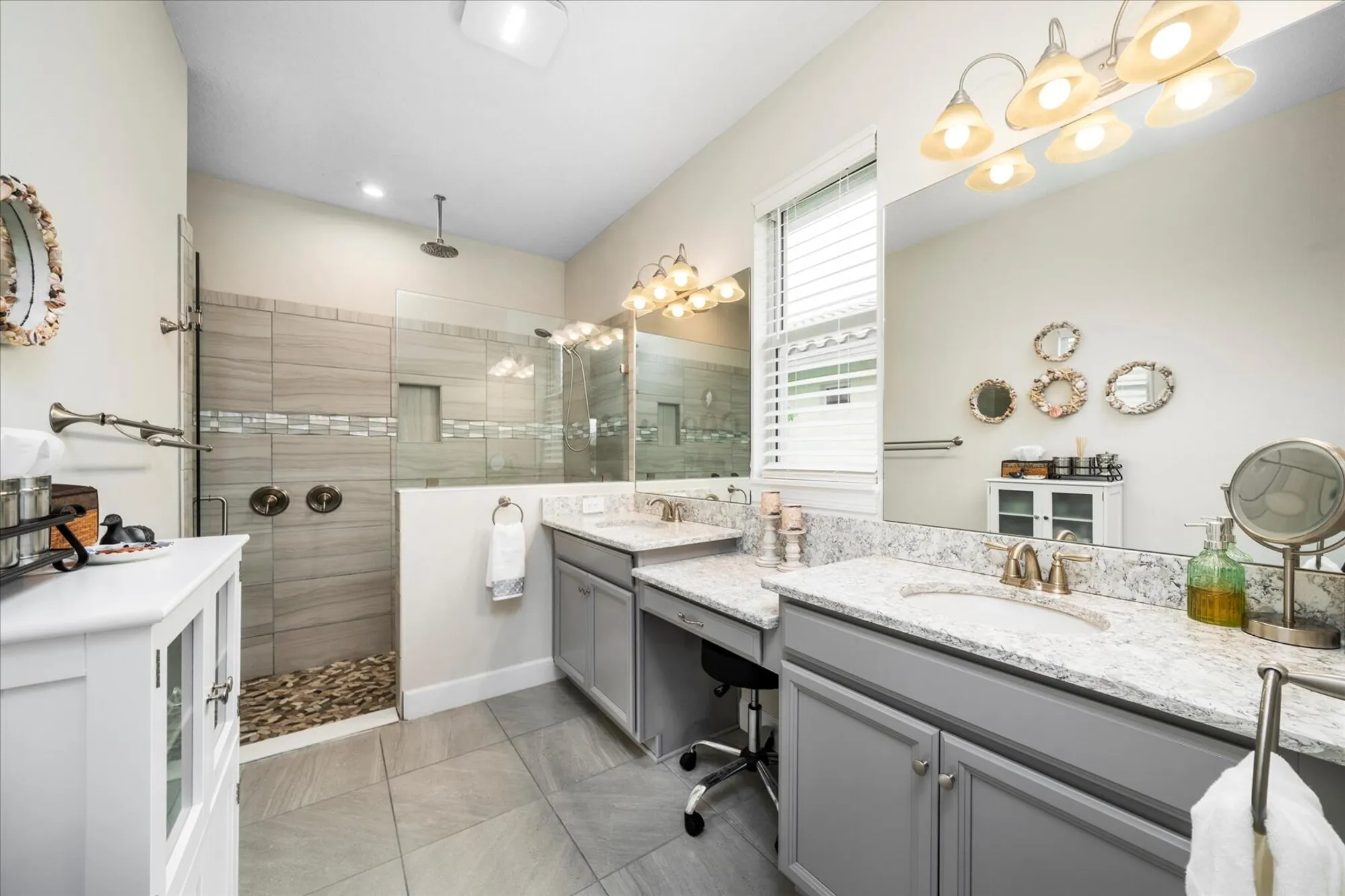 Property Slideshow image 11 of 34 | 9597 sw royal poinciana dr, Port Saint Lucie, FL, 34987