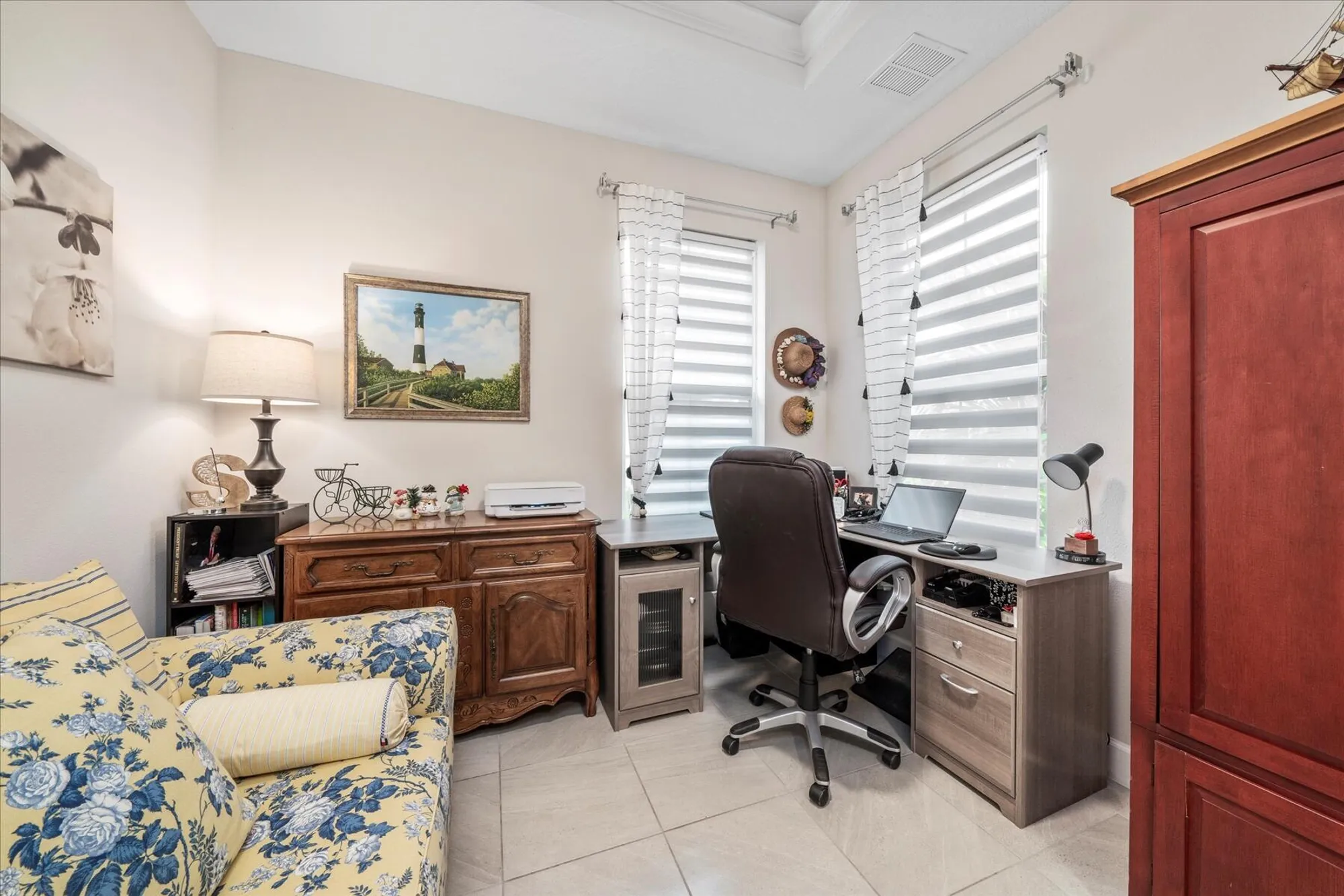 Property Slideshow image 16 of 34 | 9597 sw royal poinciana dr, Port Saint Lucie, FL, 34987