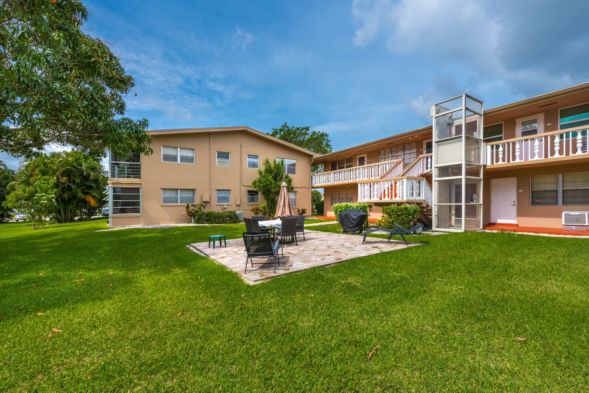 Property Slideshow image 24 of 36 | 122 bedford e unit e, West Palm Beach, FL, 33417