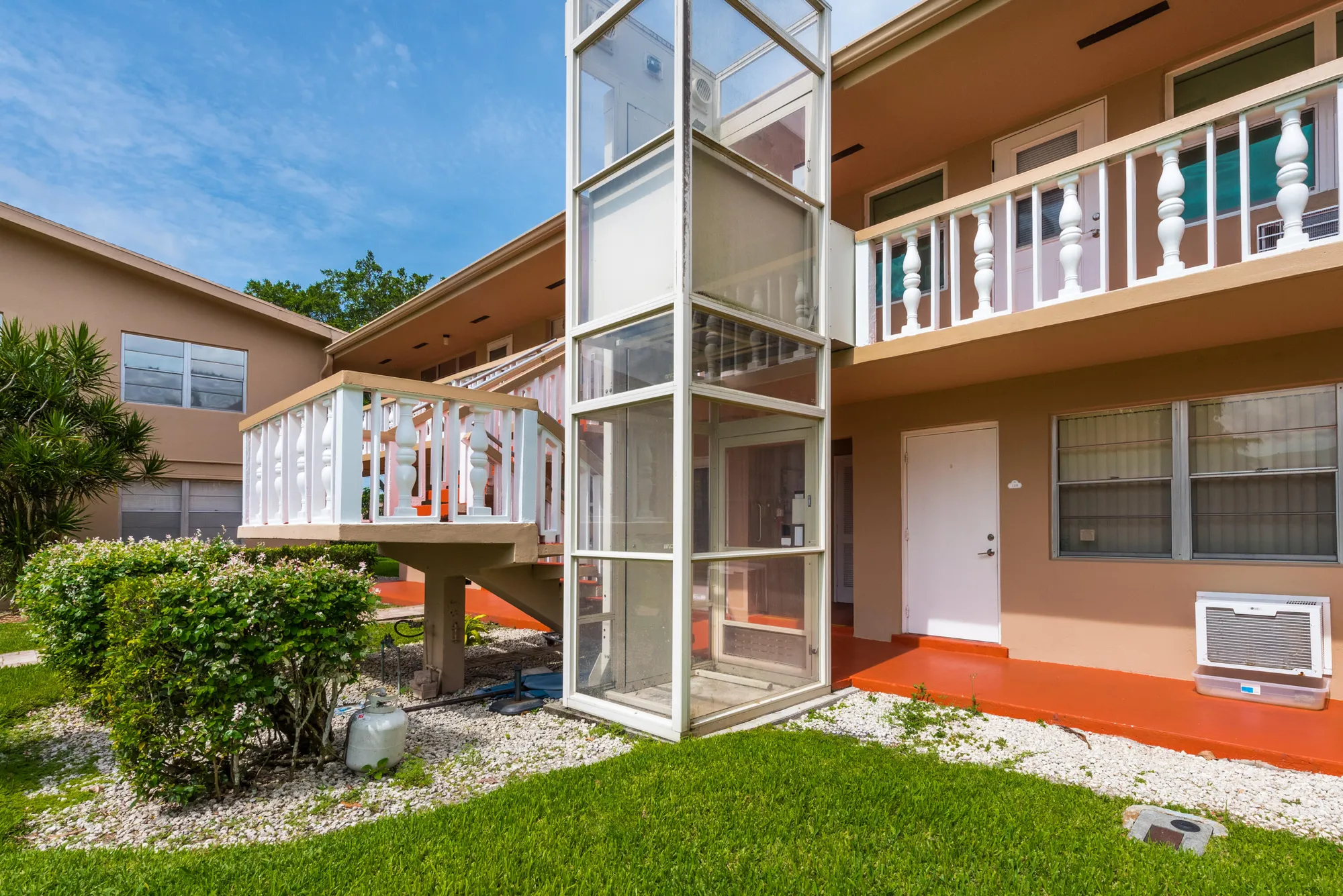 Property Slideshow image 26 of 36 | 122 bedford e unit e, West Palm Beach, FL, 33417
