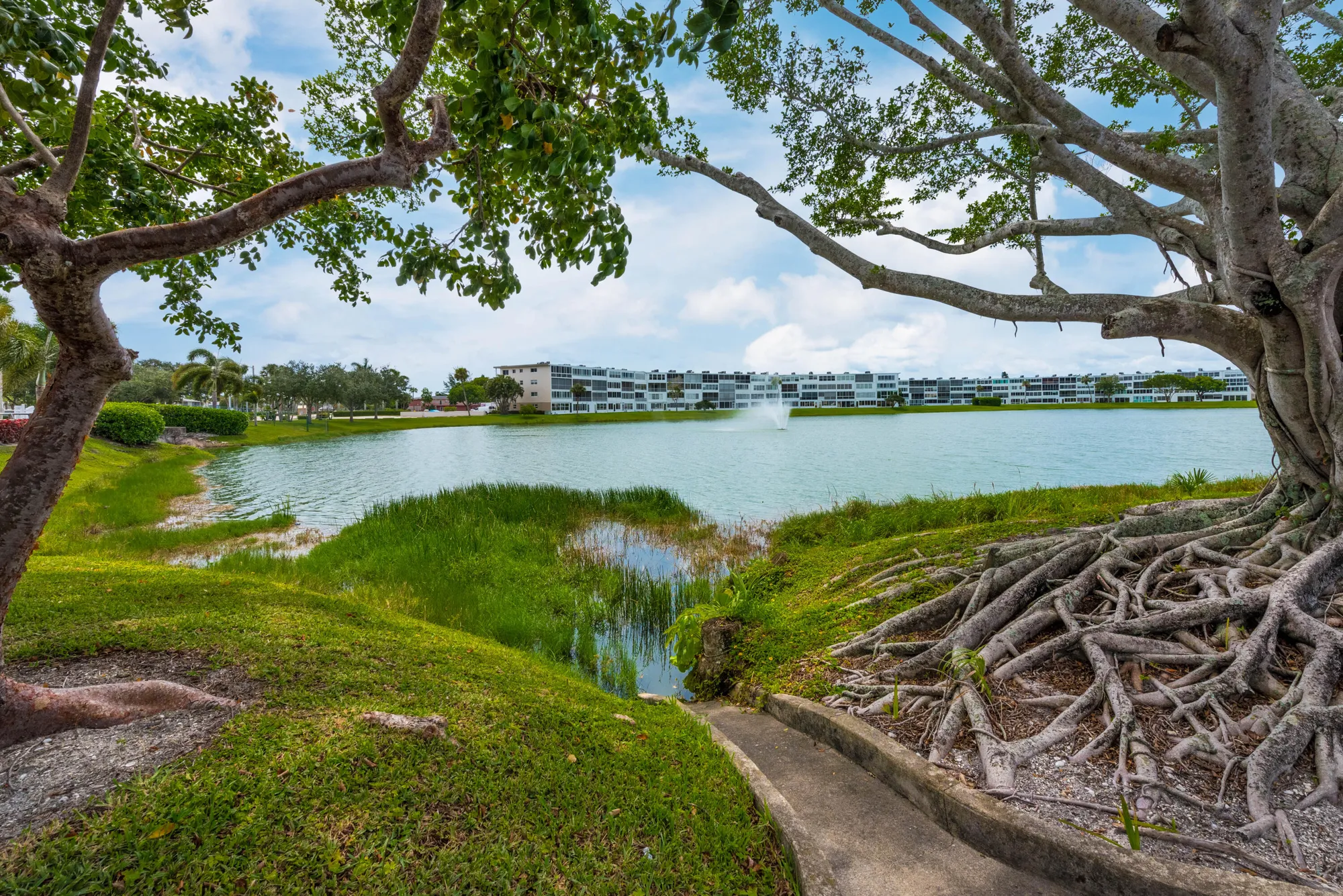 Property Slideshow image 30 of 36 | 122 bedford e unit e, West Palm Beach, FL, 33417