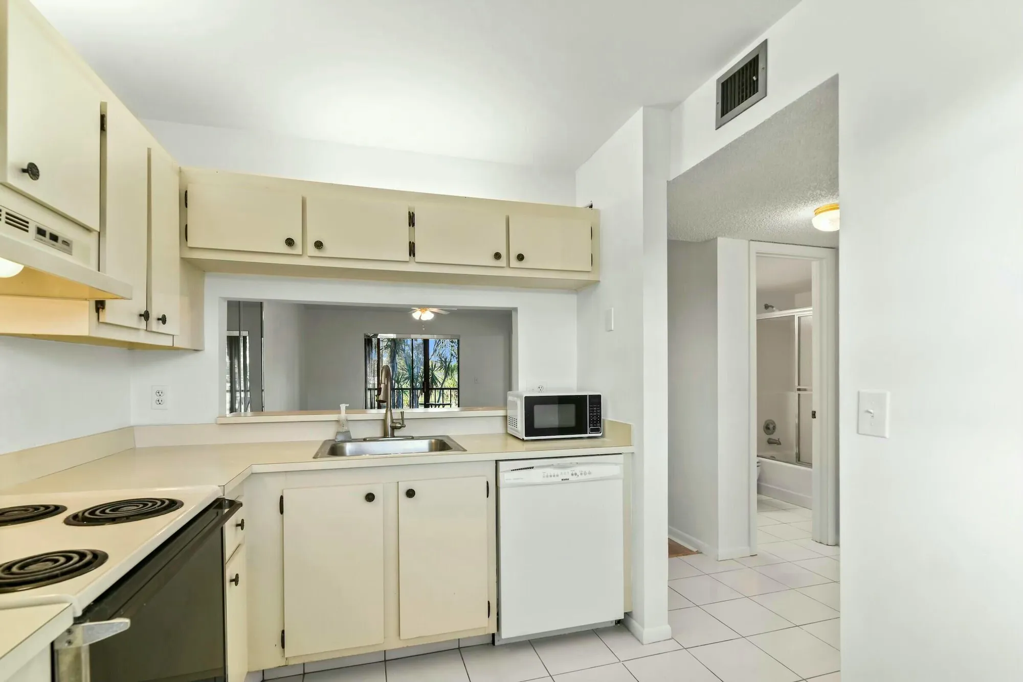 Property Slideshow image 9 of 31 | 7185 golf colony ct 206, Lake Worth, FL, 33467