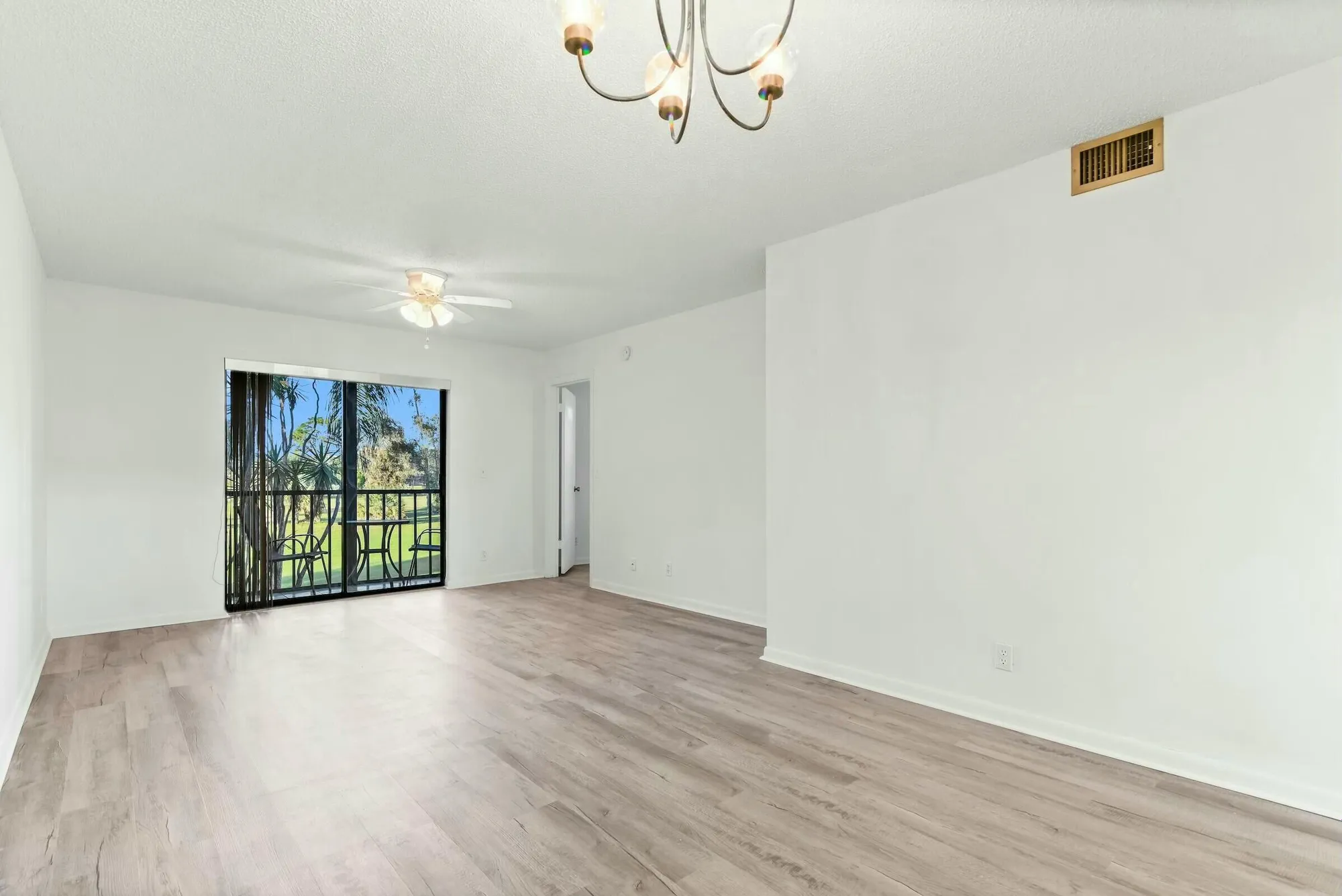 Property Slideshow image 10 of 31 | 7185 golf colony ct 206, Lake Worth, FL, 33467