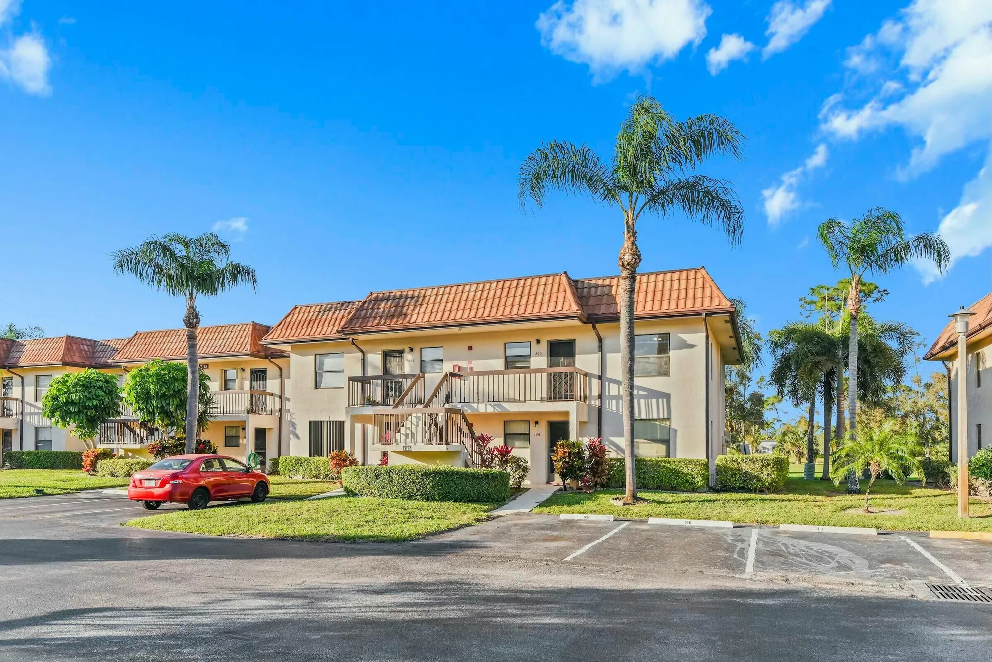 Property Slideshow image 16 of 31 | 7185 golf colony ct 206, Lake Worth, FL, 33467