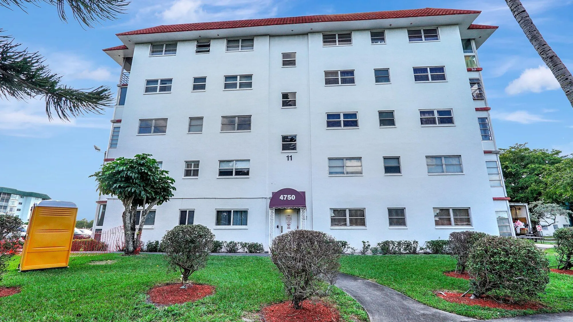 Property Slideshow image 2 of 42 | 4750 nw 22nd ct 118, Lauderhill, FL, 33313