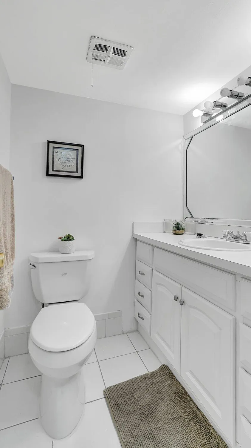 Property Slideshow image 32 of 42 | 4750 nw 22nd ct 118, Lauderhill, FL, 33313