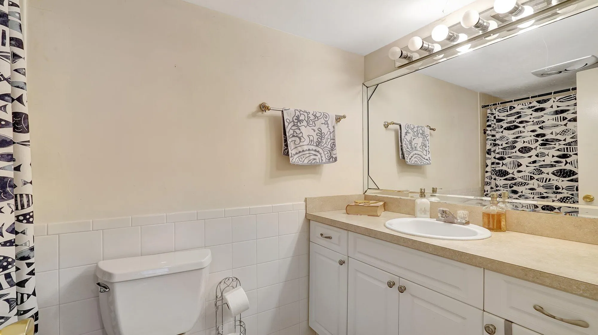 Property Slideshow image 26 of 42 | 4750 nw 22nd ct 118, Lauderhill, FL, 33313