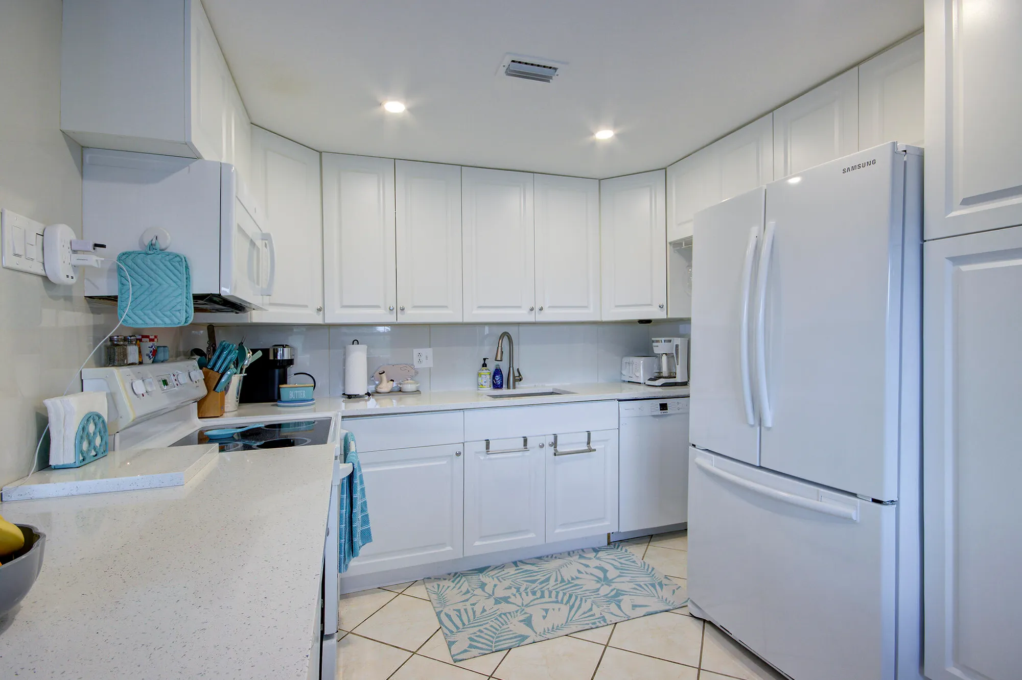 Property Slideshow image 7 of 17 | 363 wellington j, West Palm Beach, FL, 33417