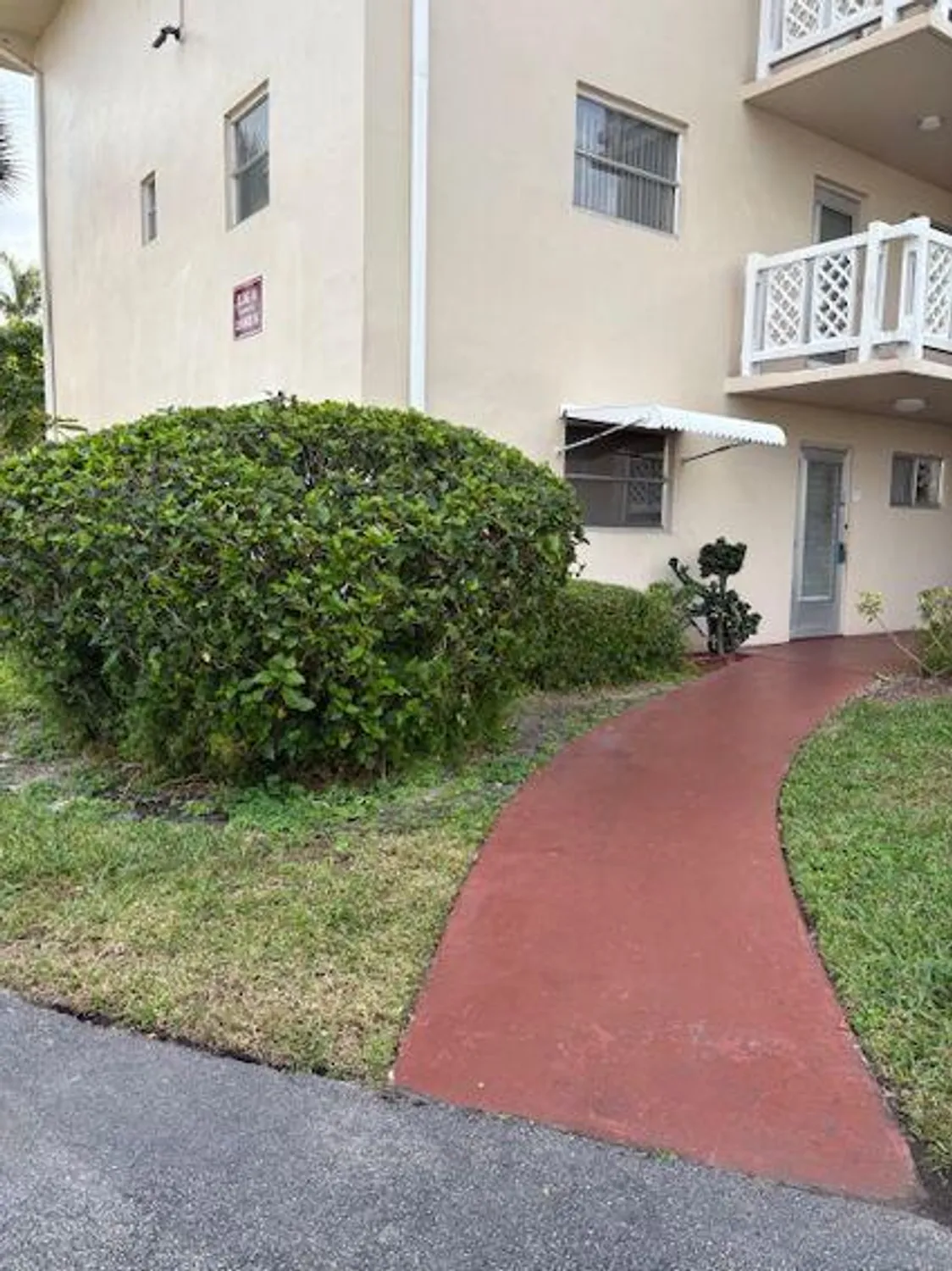 Property Slideshow image 4 of 26 | 2682 garden dr 101, Lake Worth, FL, 33461