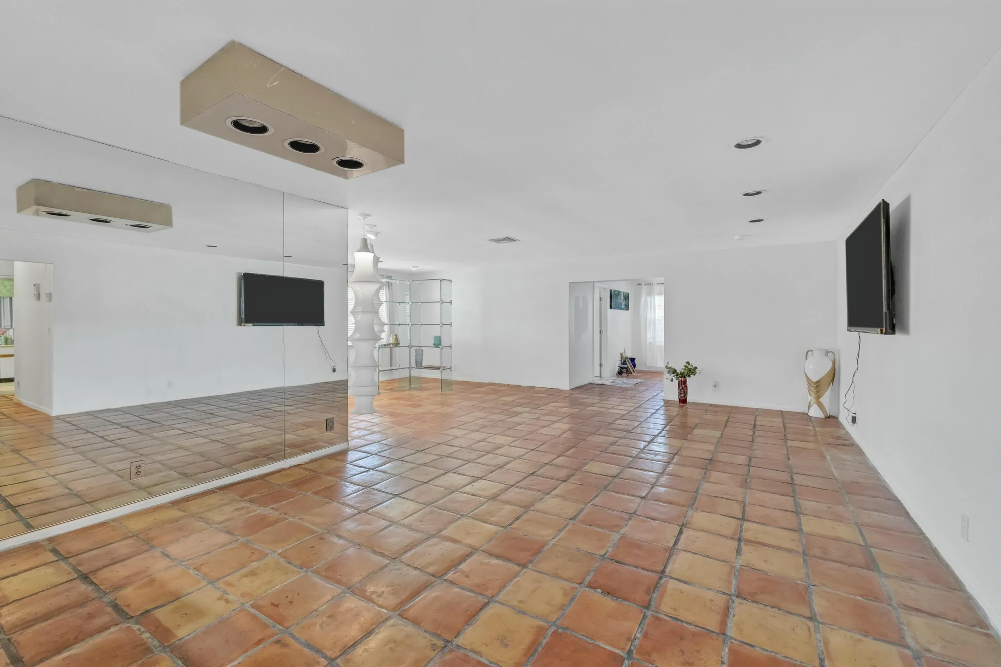 Property Slideshow image 8 of 20 | 6137 rainbow cir, Greenacres, FL, 33463