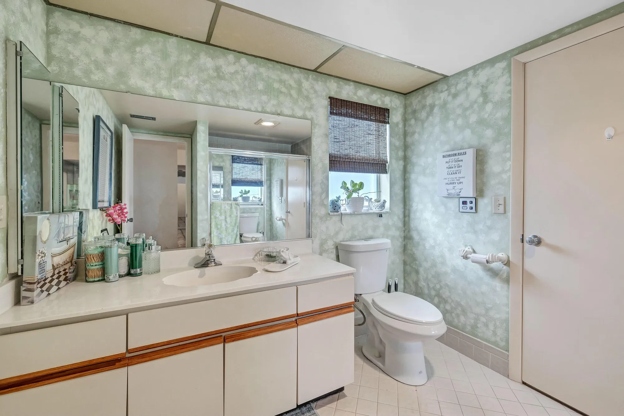 Property Slideshow image 12 of 20 | 6137 rainbow cir, Greenacres, FL, 33463