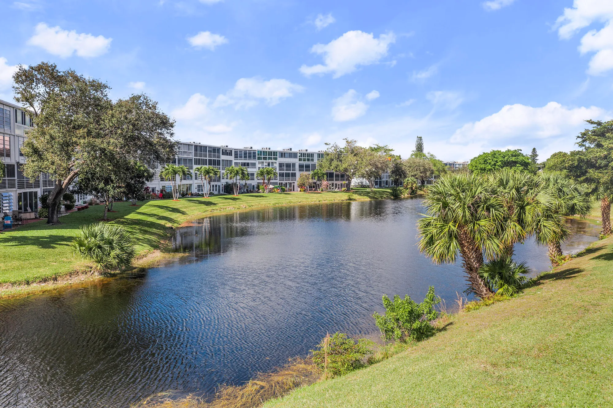 Property Slideshow image 3 of 31 | 97 oakridge h # 97, Deerfield Beach, FL, 33442