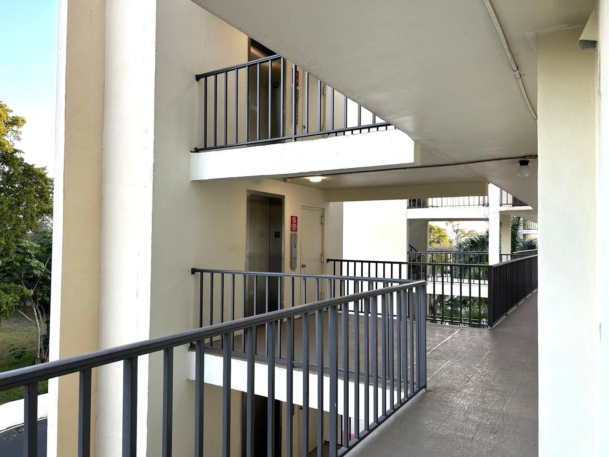 Property Slideshow image 33 of 42 | 3951 via poinciana apt 412, Lake Worth, FL, 33467