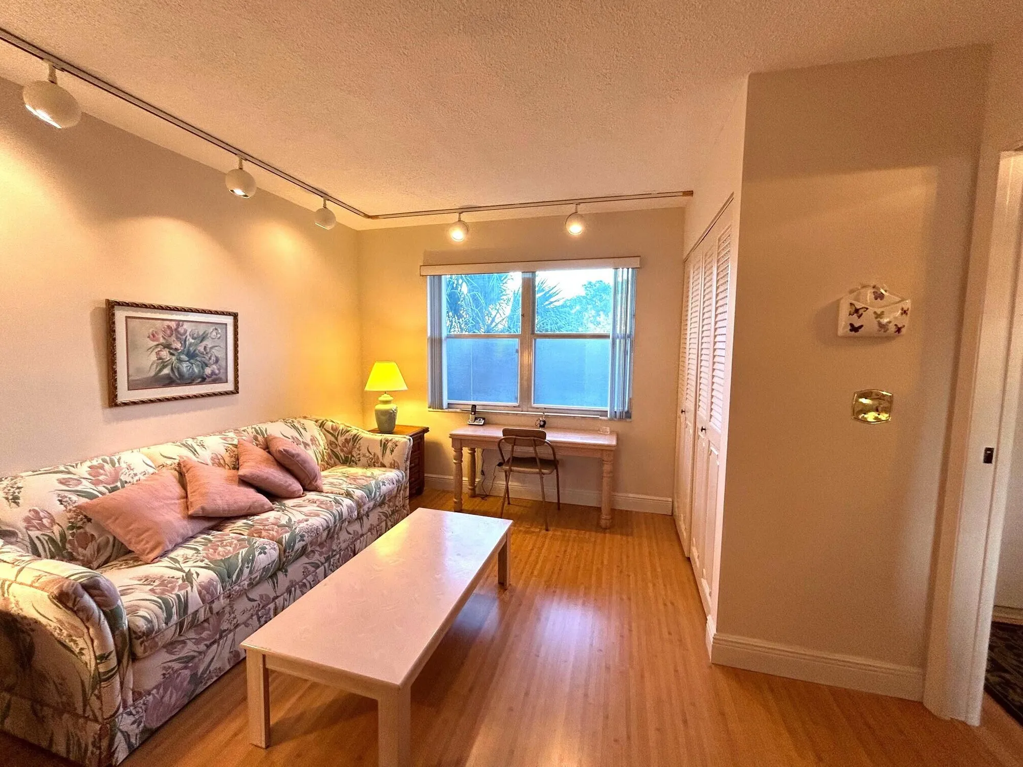 Property Slideshow image 25 of 42 | 3951 via poinciana apt 412, Lake Worth, FL, 33467