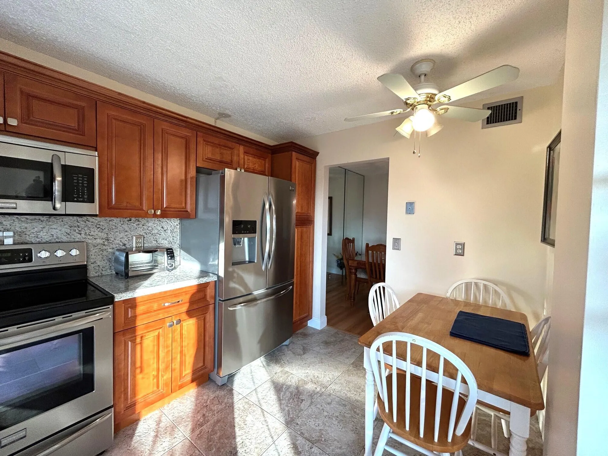 Property Slideshow image 3 of 42 | 3951 via poinciana apt 412, Lake Worth, FL, 33467