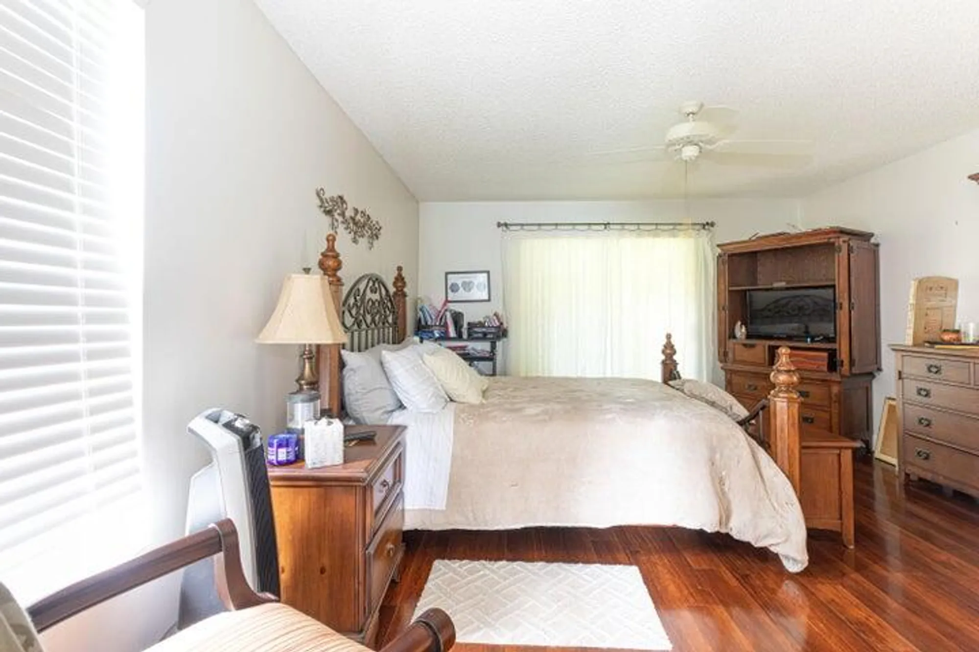 Property Slideshow image 12 of 17 | 499 iron forge ct, Royal Palm Beach, FL, 33411