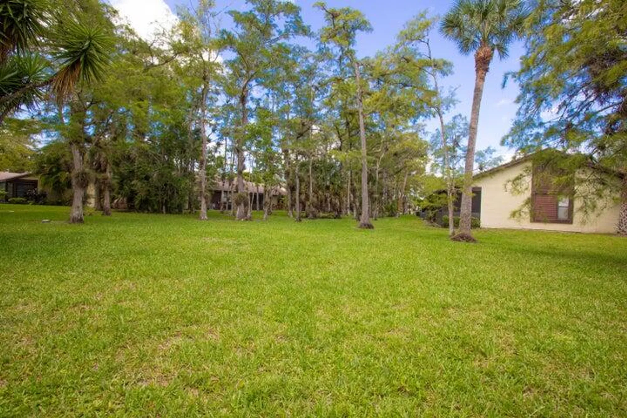 Property Slideshow image 17 of 17 | 499 iron forge ct, Royal Palm Beach, FL, 33411