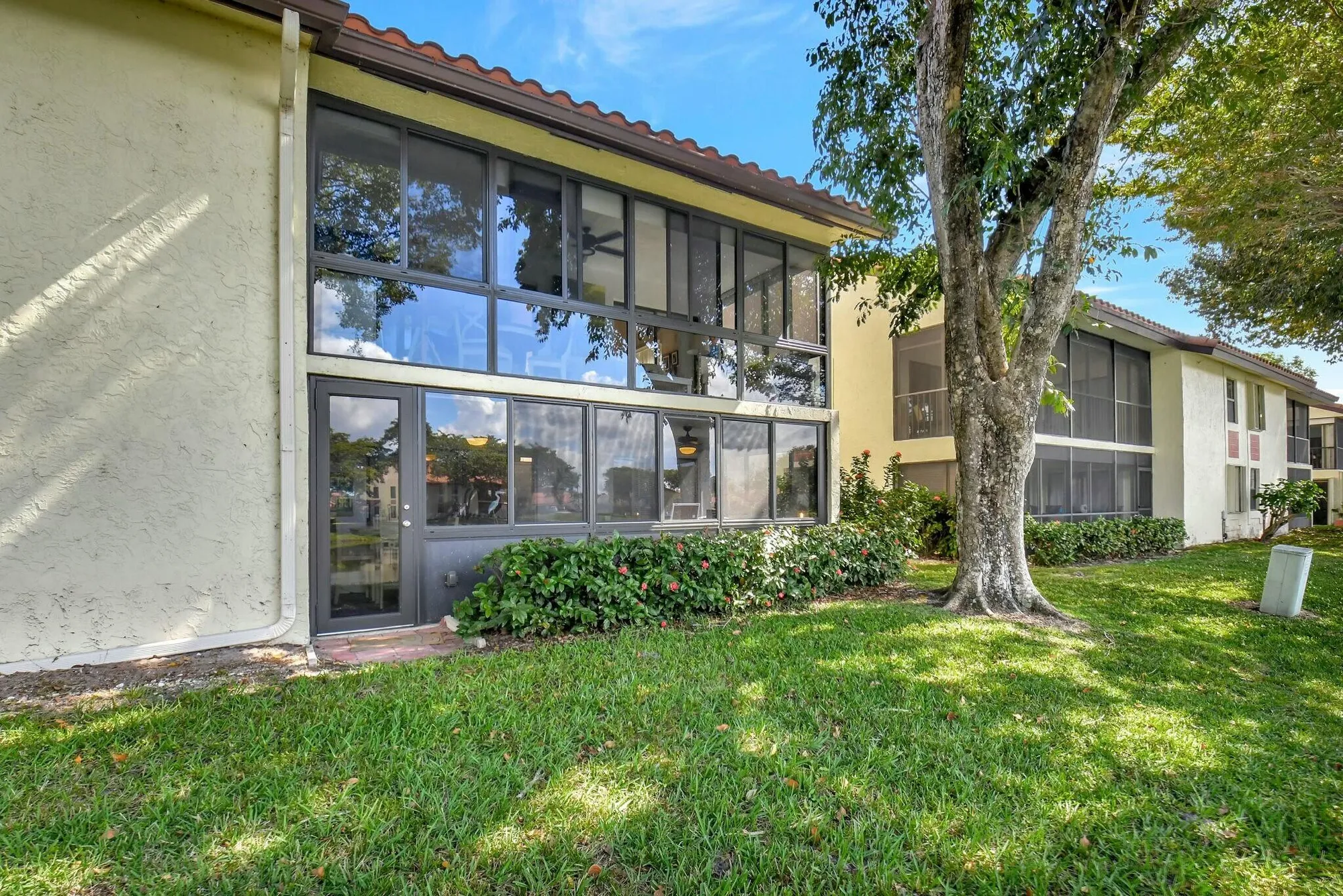 Property Slideshow image 31 of 84 | 10663 ocean palm way apt 101, Boynton Beach, FL, 33437
