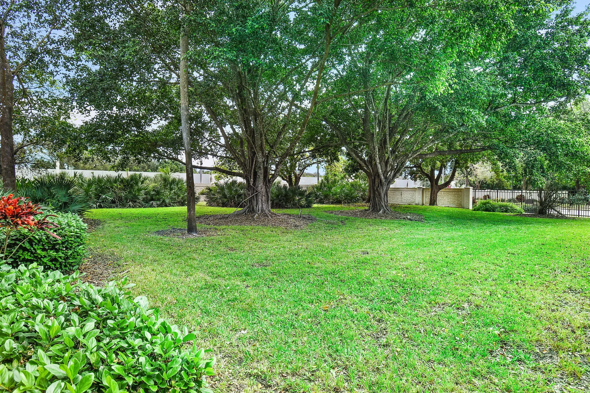 Property Slideshow image 4 of 57 | 31 sw s river dr dr 106, Stuart, FL, 34997