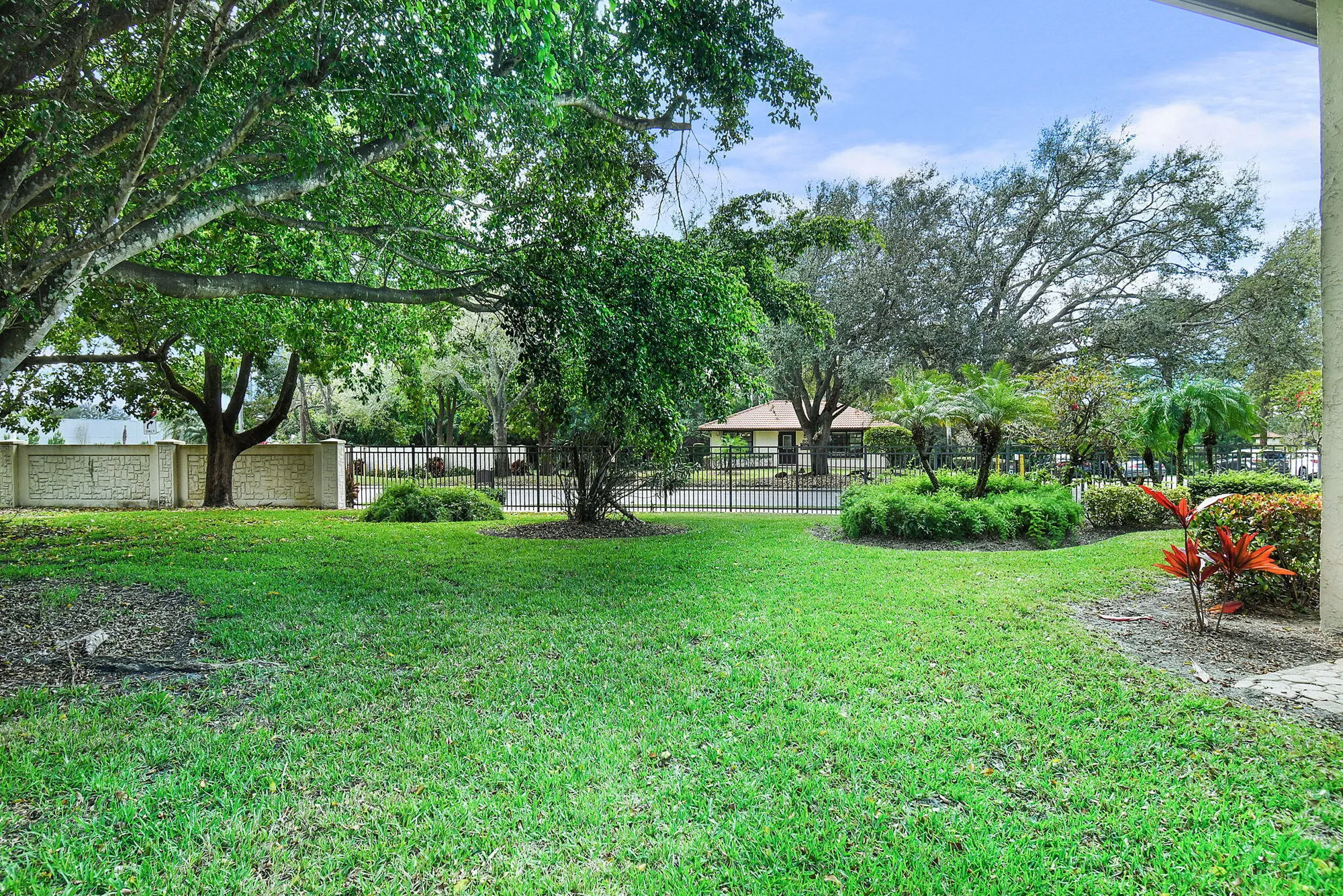 Property Slideshow image 9 of 57 | 31 sw s river dr dr 106, Stuart, FL, 34997