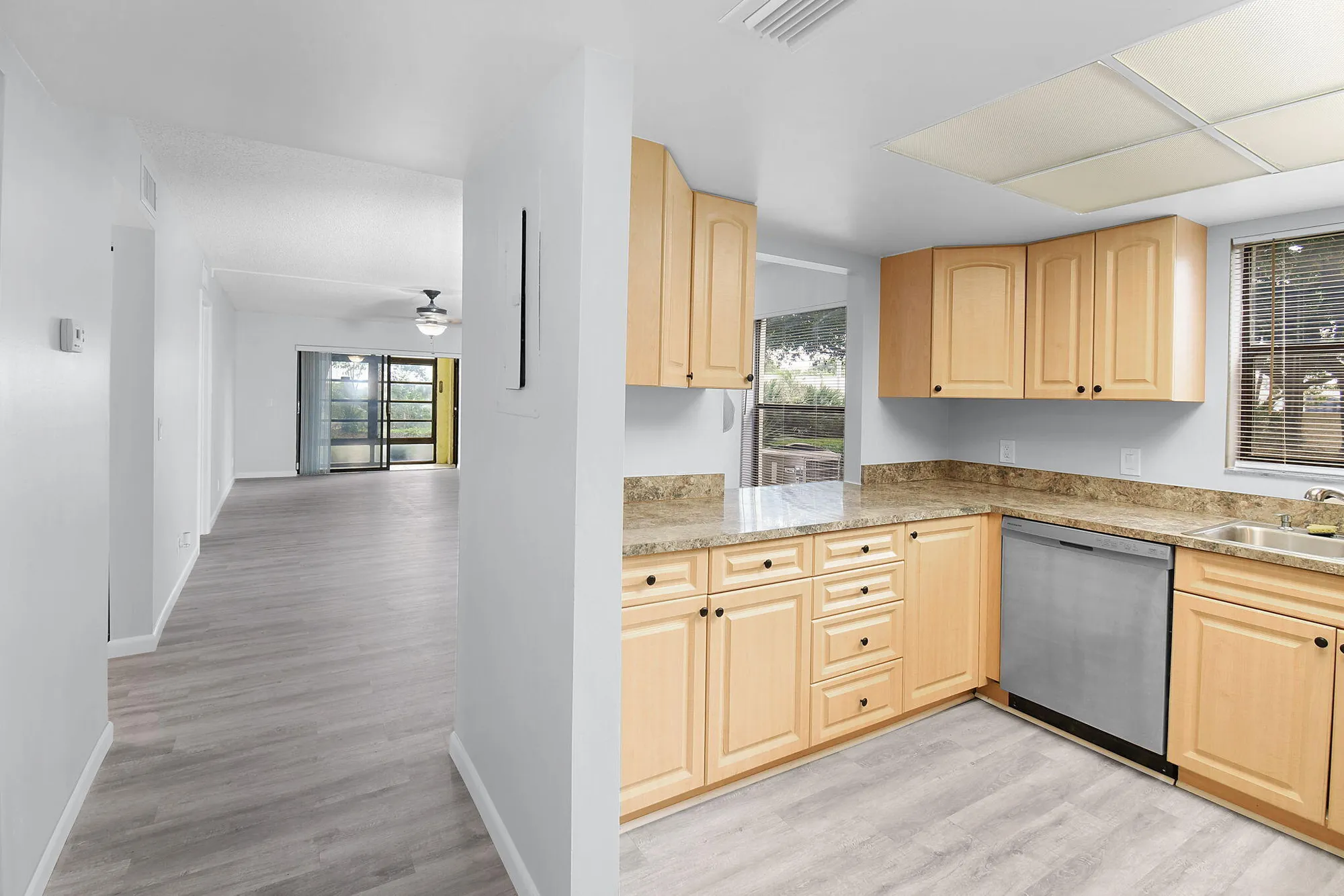 Property Slideshow image 11 of 57 | 31 sw s river dr dr 106, Stuart, FL, 34997