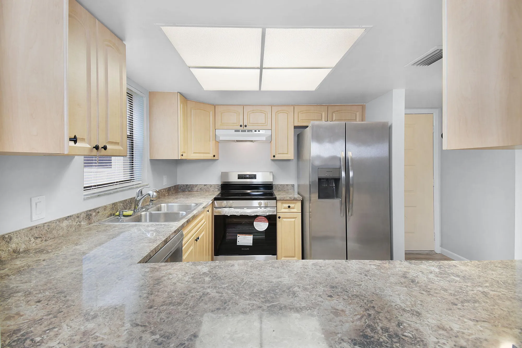 Property Slideshow image 14 of 57 | 31 sw s river dr dr 106, Stuart, FL, 34997