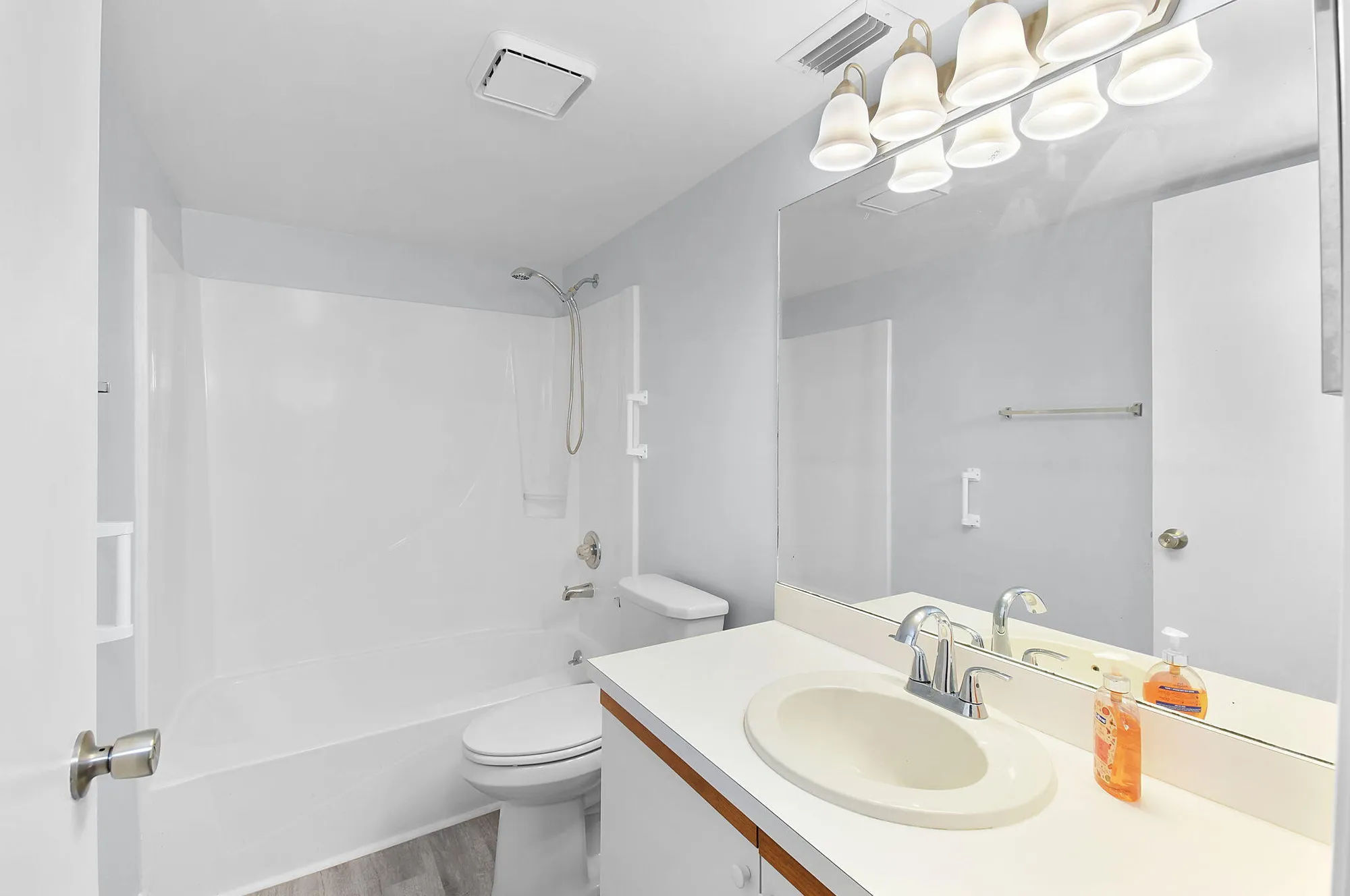 Property Slideshow image 31 of 57 | 31 sw s river dr dr 106, Stuart, FL, 34997