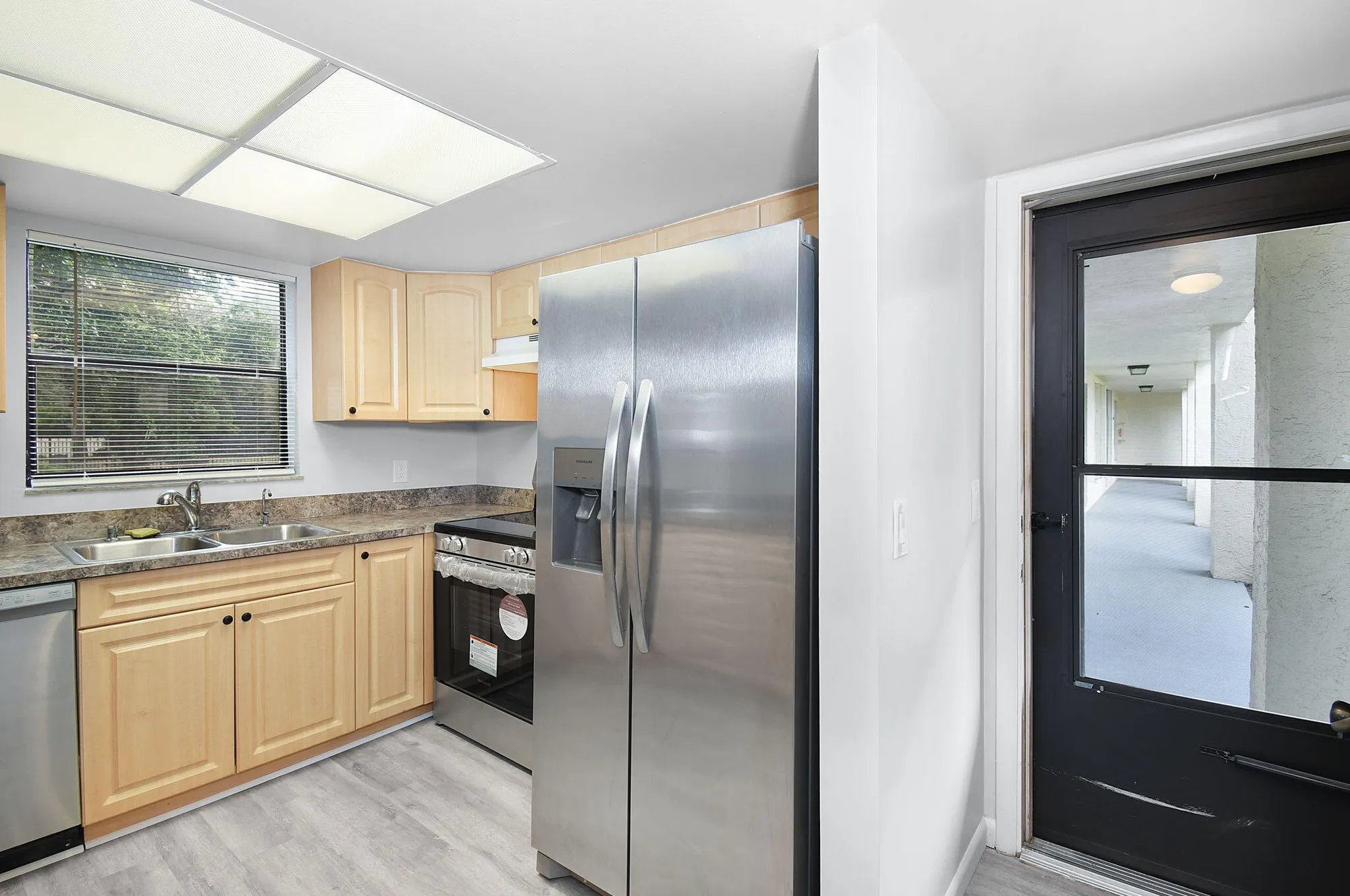 Property Slideshow image 10 of 57 | 31 sw s river dr dr 106, Stuart, FL, 34997