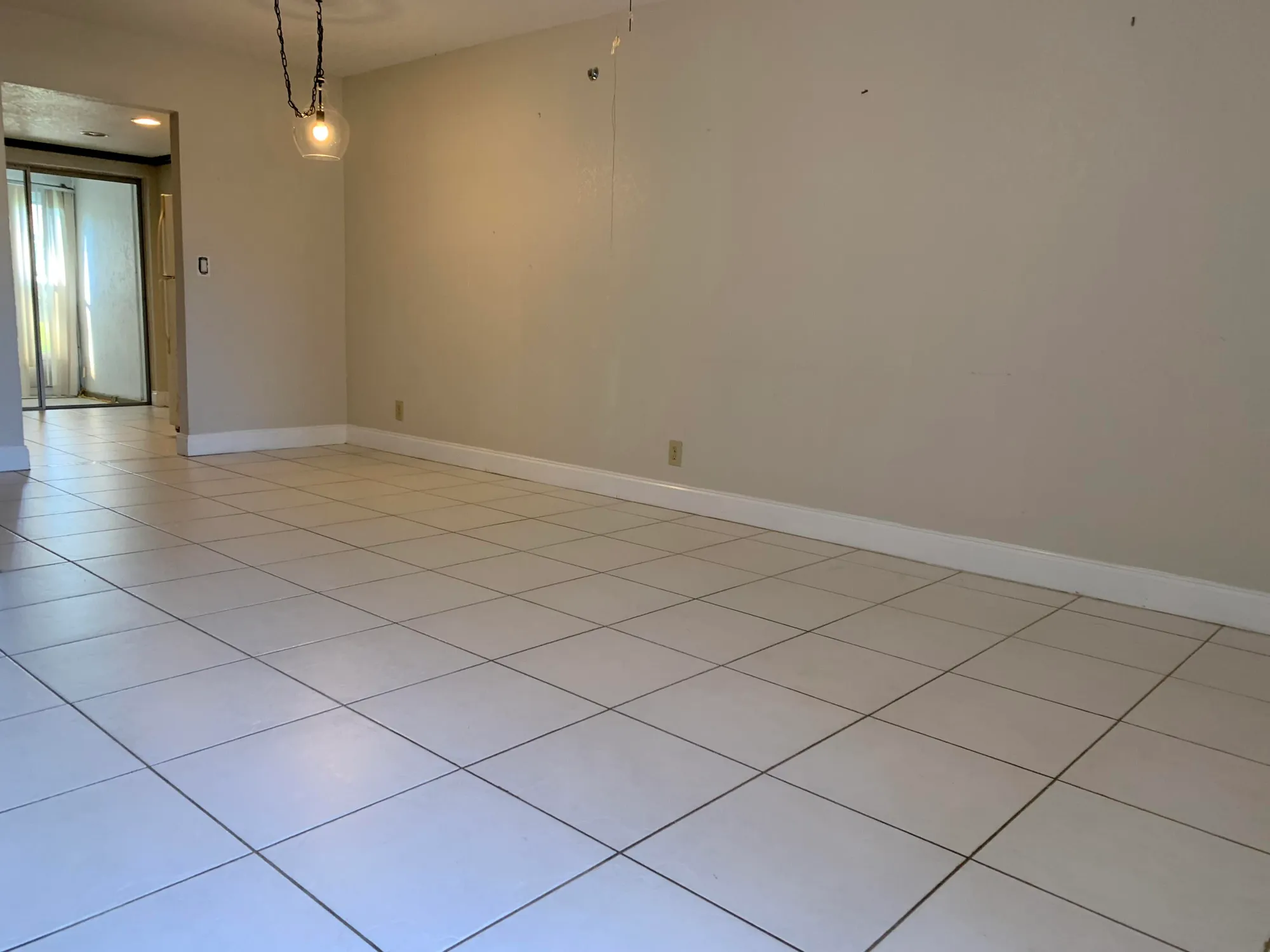Property Slideshow image 5 of 18 | 20 abbey ln apt 105, Delray Beach, FL, 33446