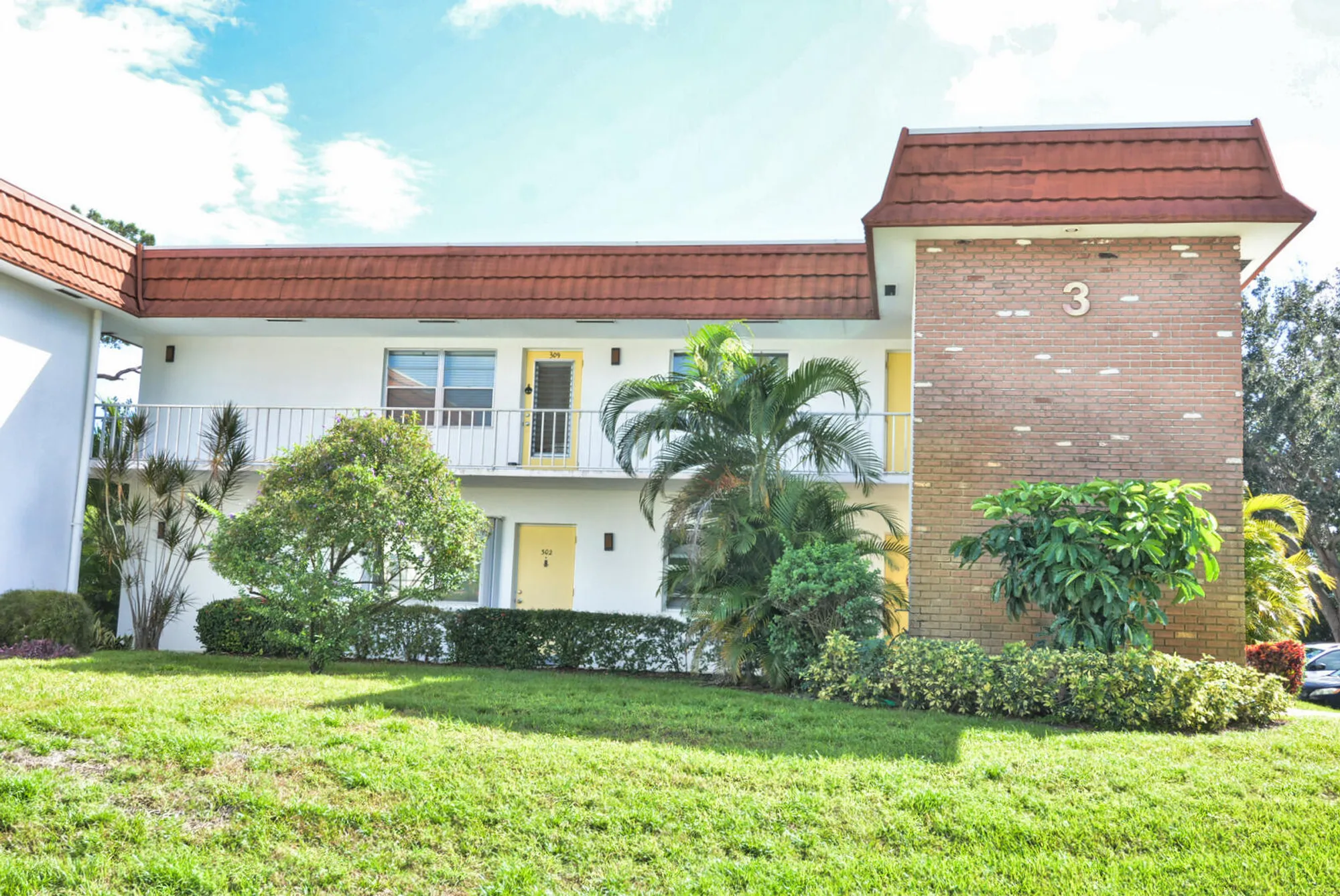 Property Slideshow image 1 of 35 | 1225 nw 21st st 309, Stuart, FL, 34994