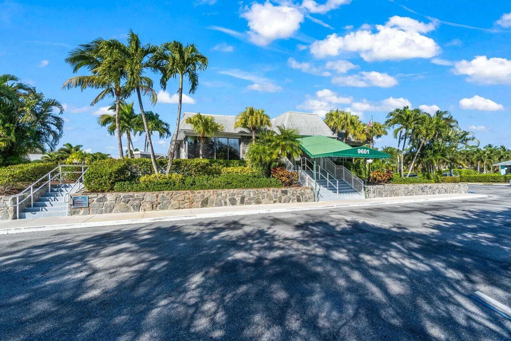 Property Slideshow image 24 of 30 | 18081 se country club dr # 34-339, Jupiter, FL, 33469