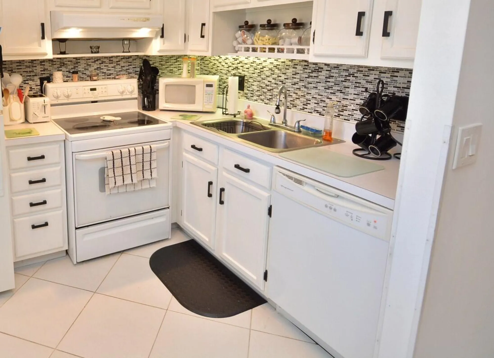 Property Slideshow image 9 of 35 | 1225 nw 21st st 309, Stuart, FL, 34994